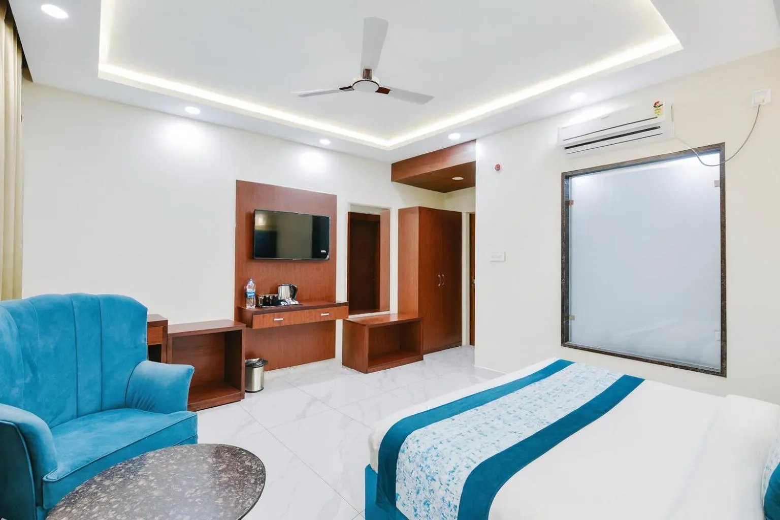 Bedroom, Bed in Hotel Pawan Regency- Best Mountain View Hotel In McLeodganj