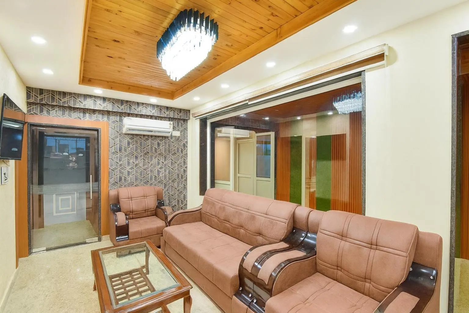 Lobby or reception in Hotel Pawan Regency- Best Mountain View Hotel In McLeodganj