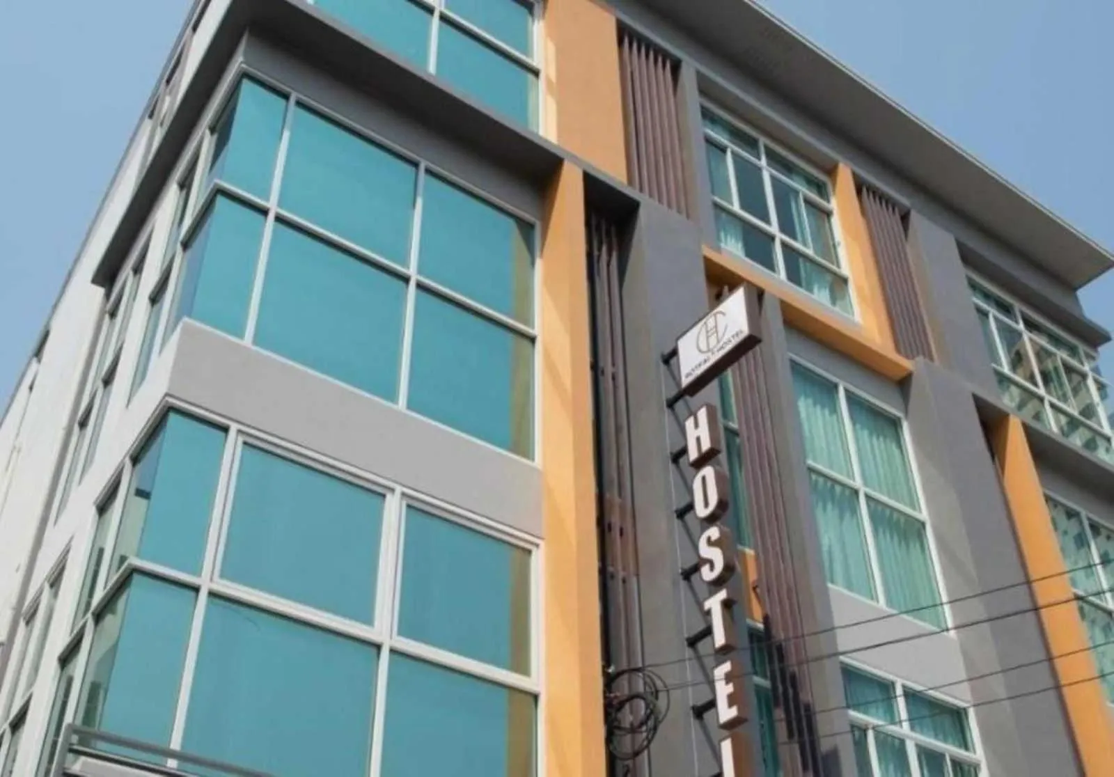 Facade/entrance in Cape Ratchada.