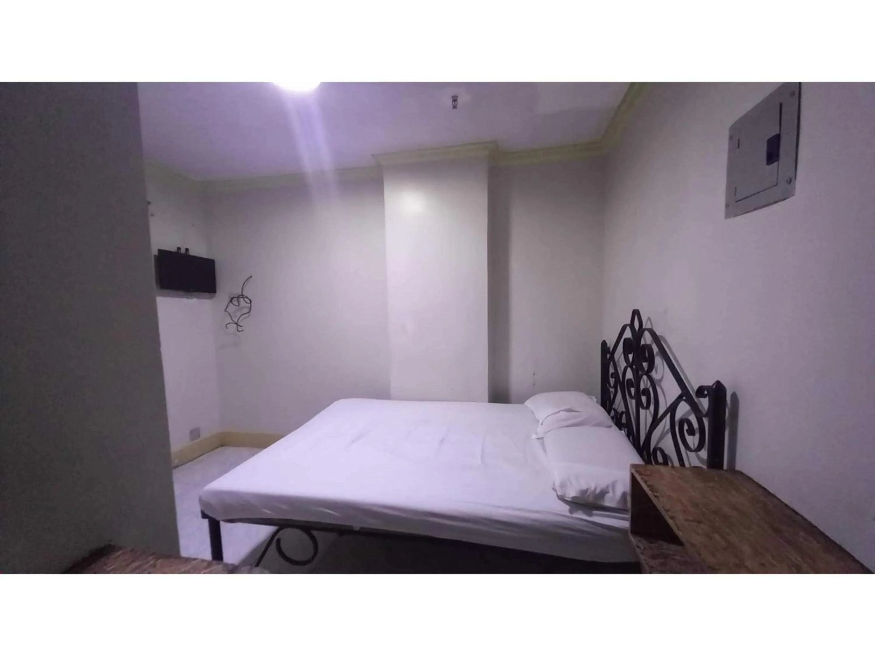 Bedroom, Bed in OYO 1066 Dorotello Apartelle