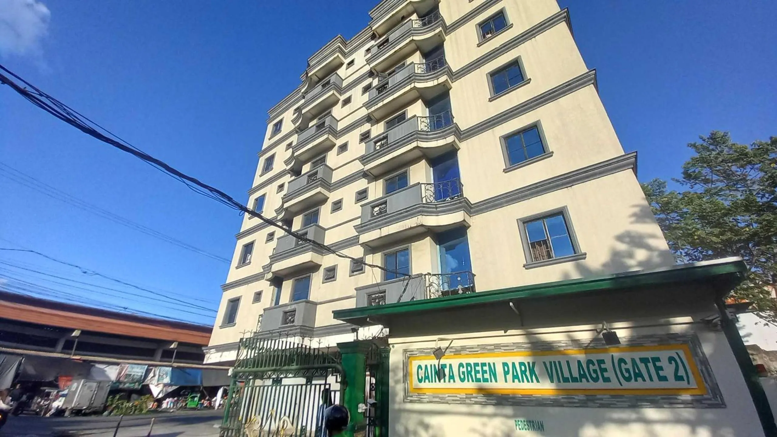 Facade/entrance in OYO 1066 Dorotello Apartelle