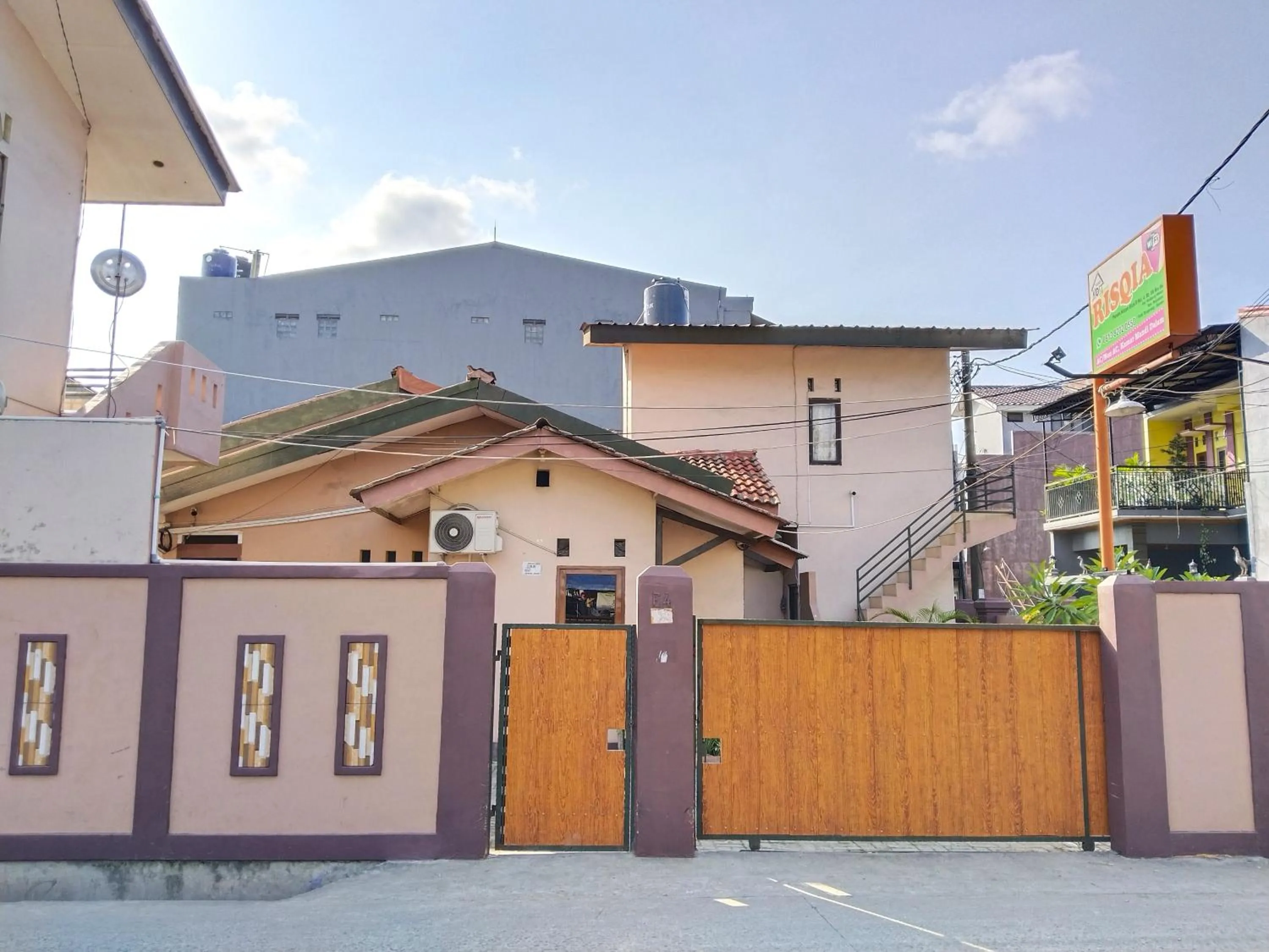 Risqia Homestay Syariah by Cocotel