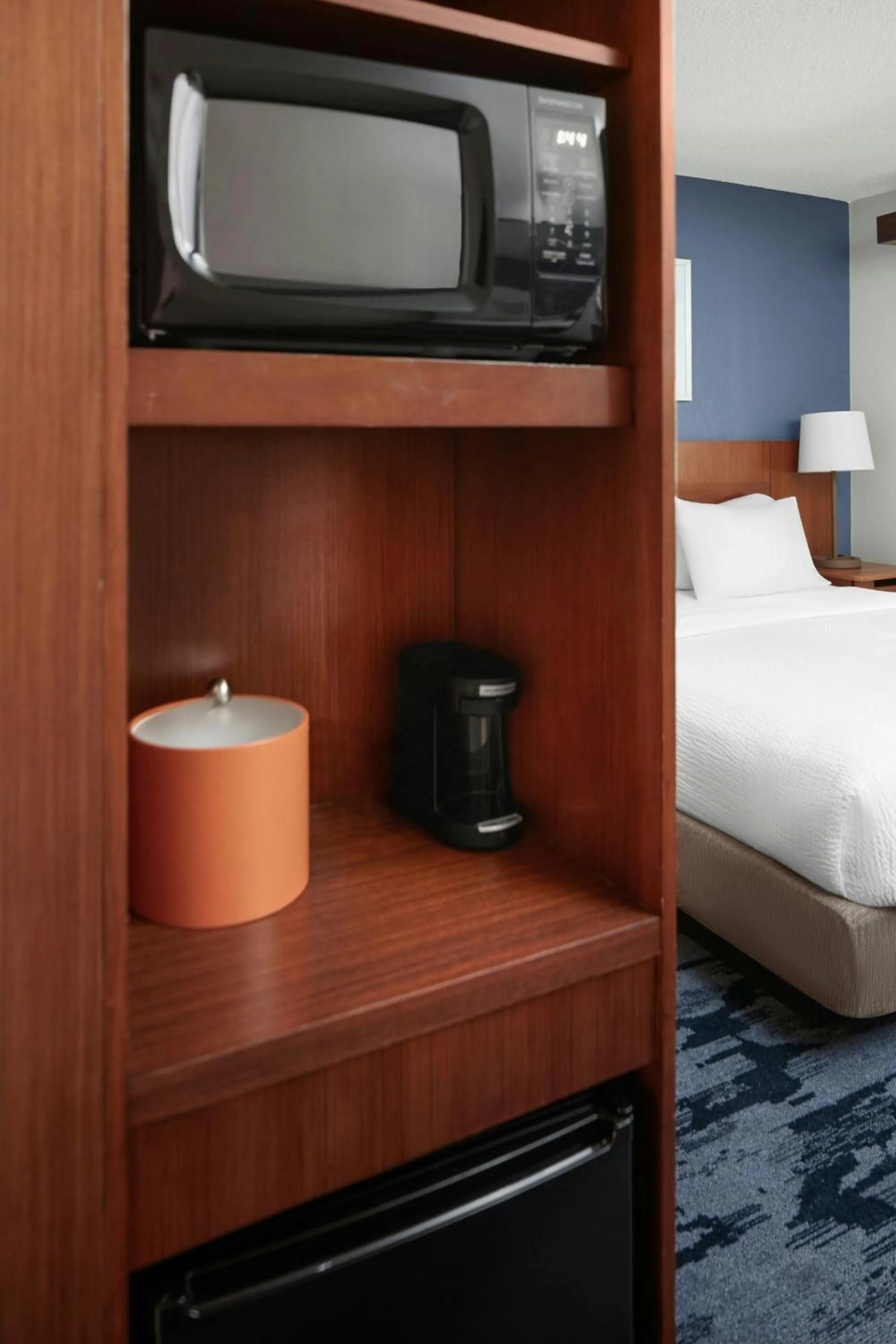 Photo of the whole room, Bed in Fairfield Inn & Suites by Marriott Rehoboth Beach