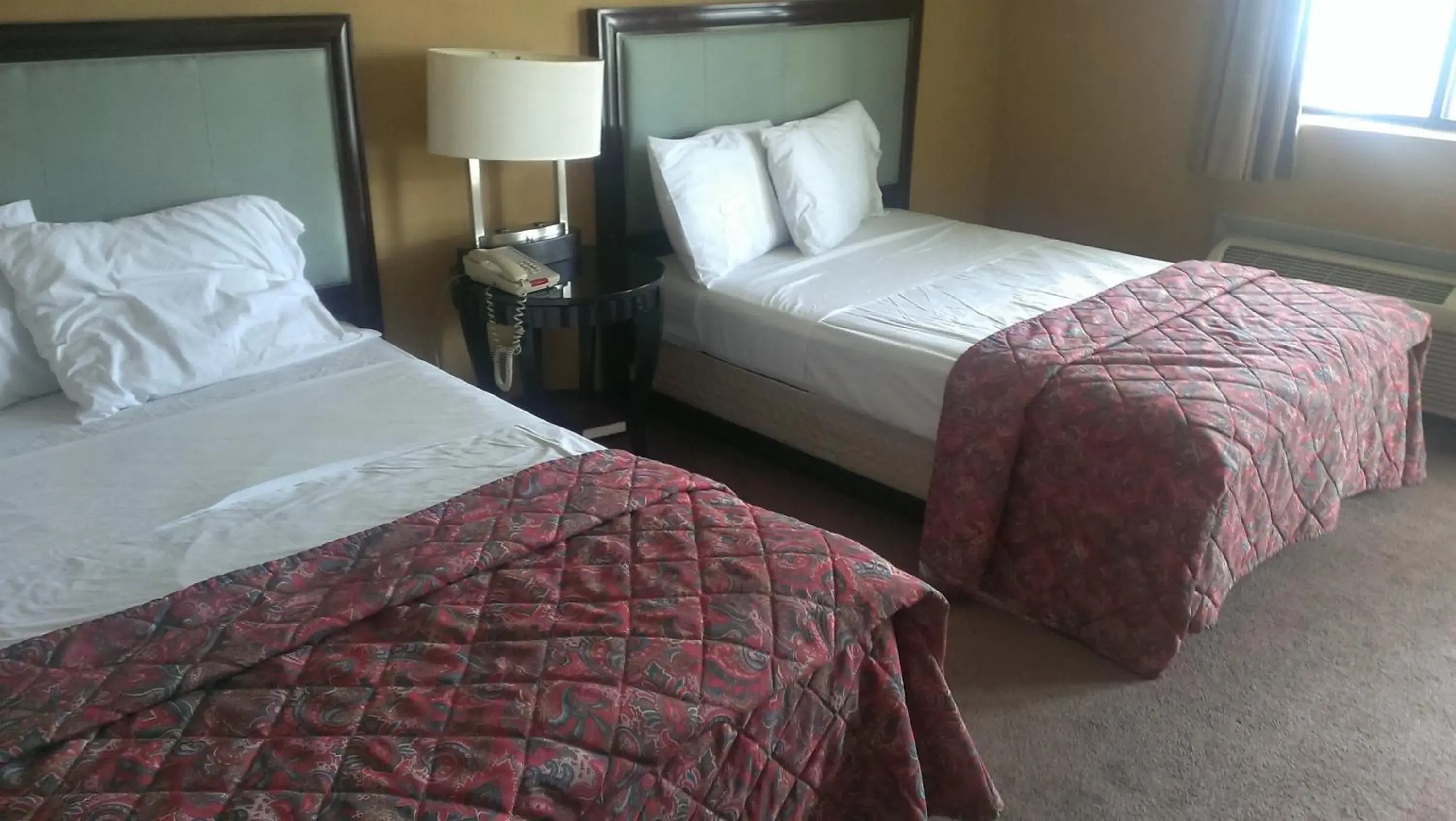 Double Room with Two Double Beds in Branford Motel Double Room with Two Double Beds in Branford Motel