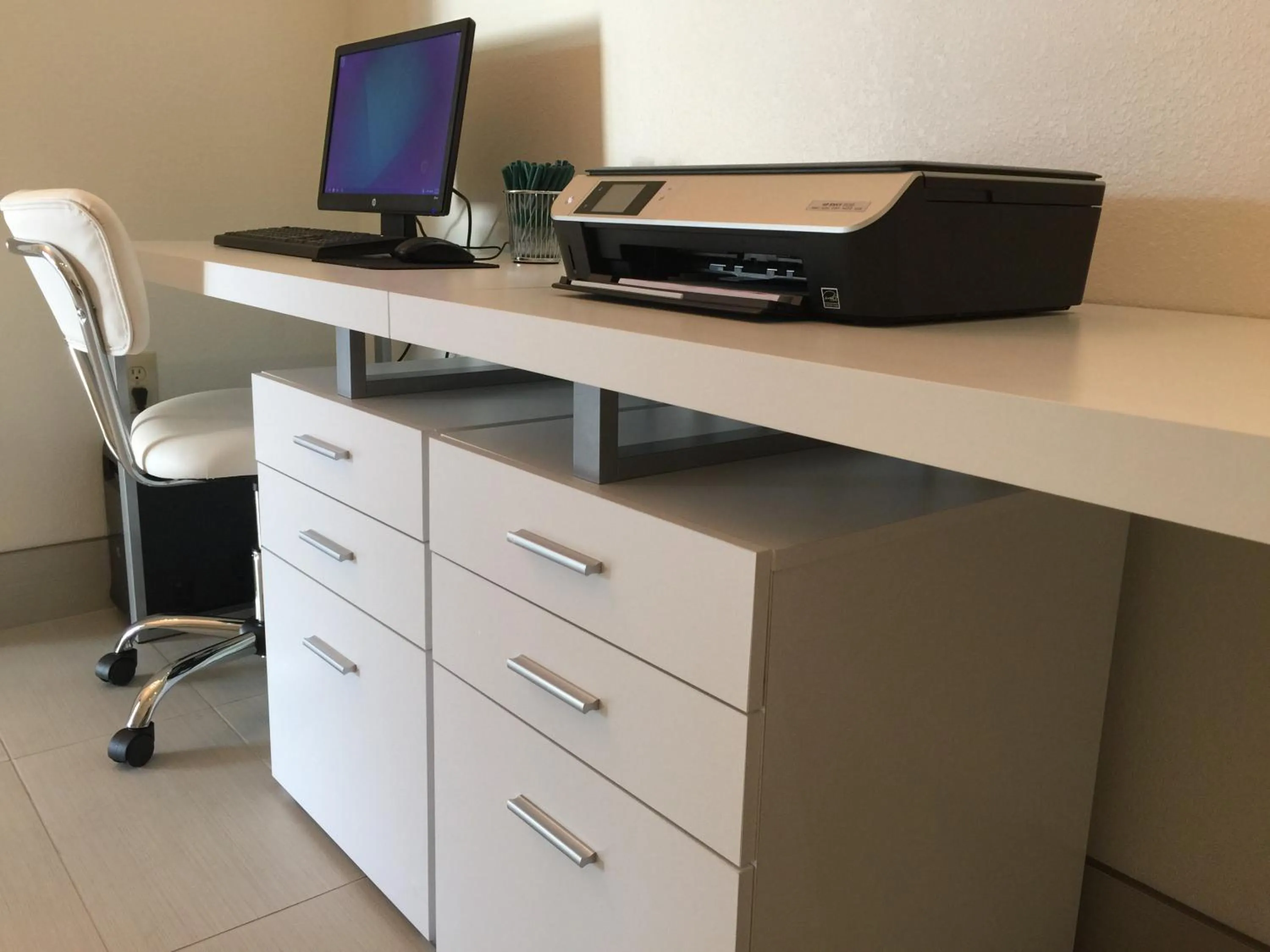 On-site shops in Schoenbrunn Inn