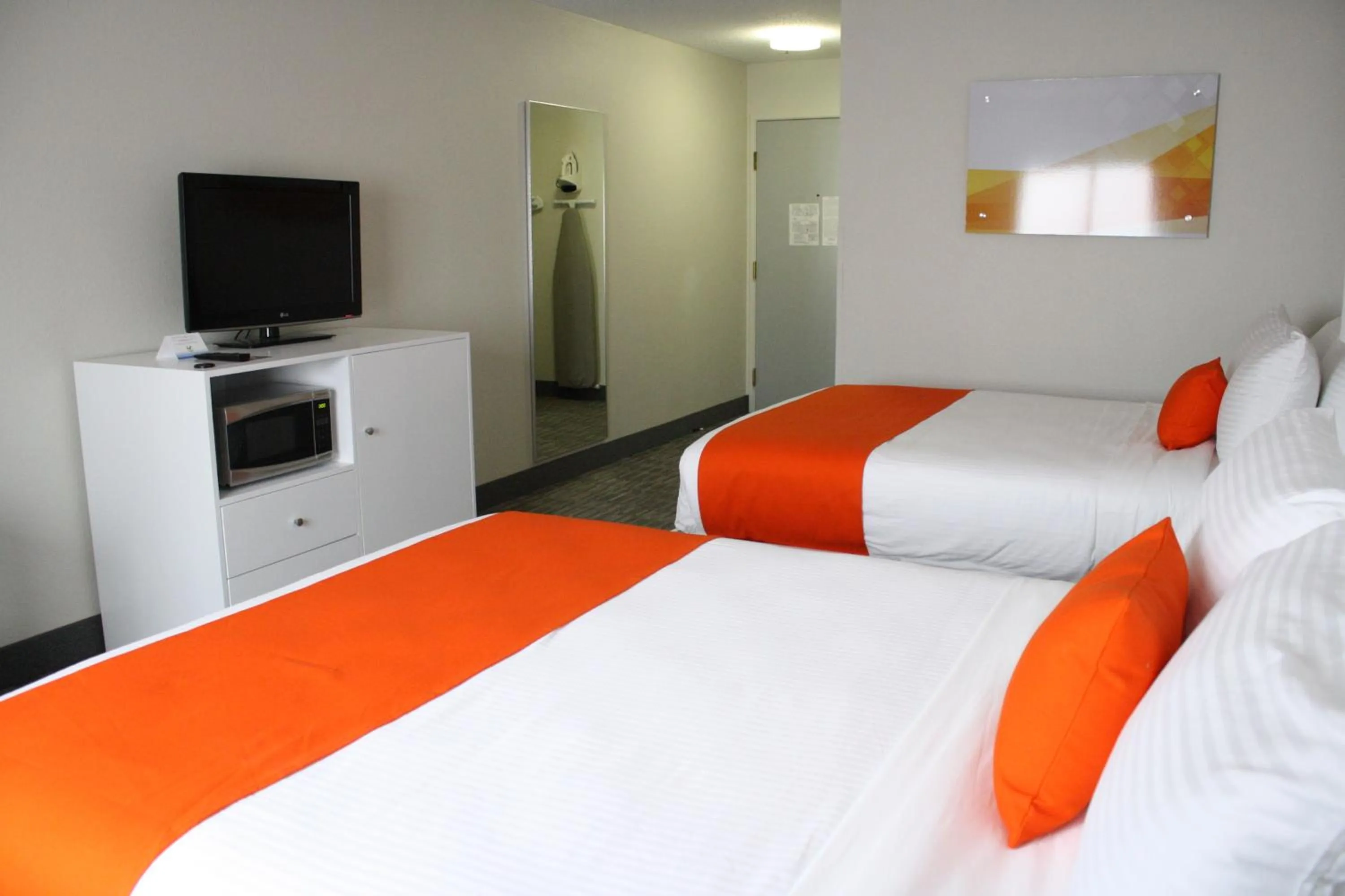 Bed in Schoenbrunn Inn