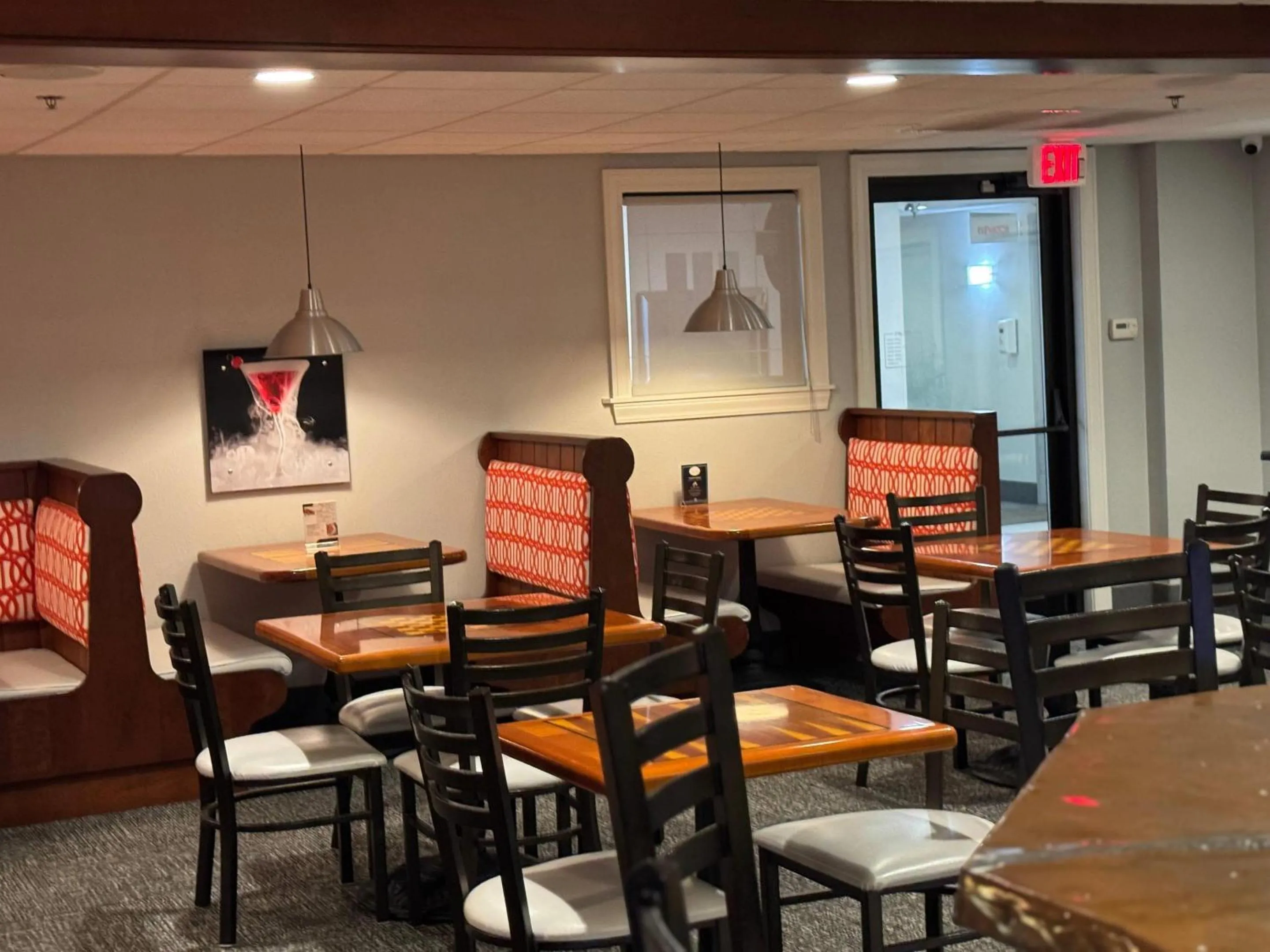 Lounge or bar in Schoenbrunn Inn