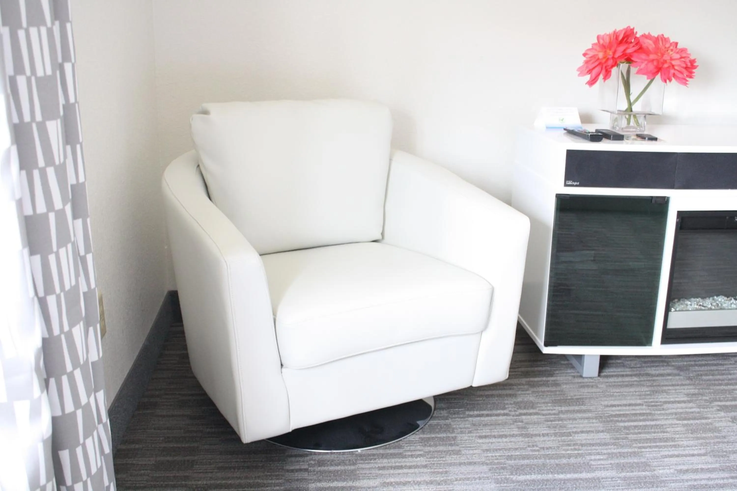 Decorative detail in Schoenbrunn Inn