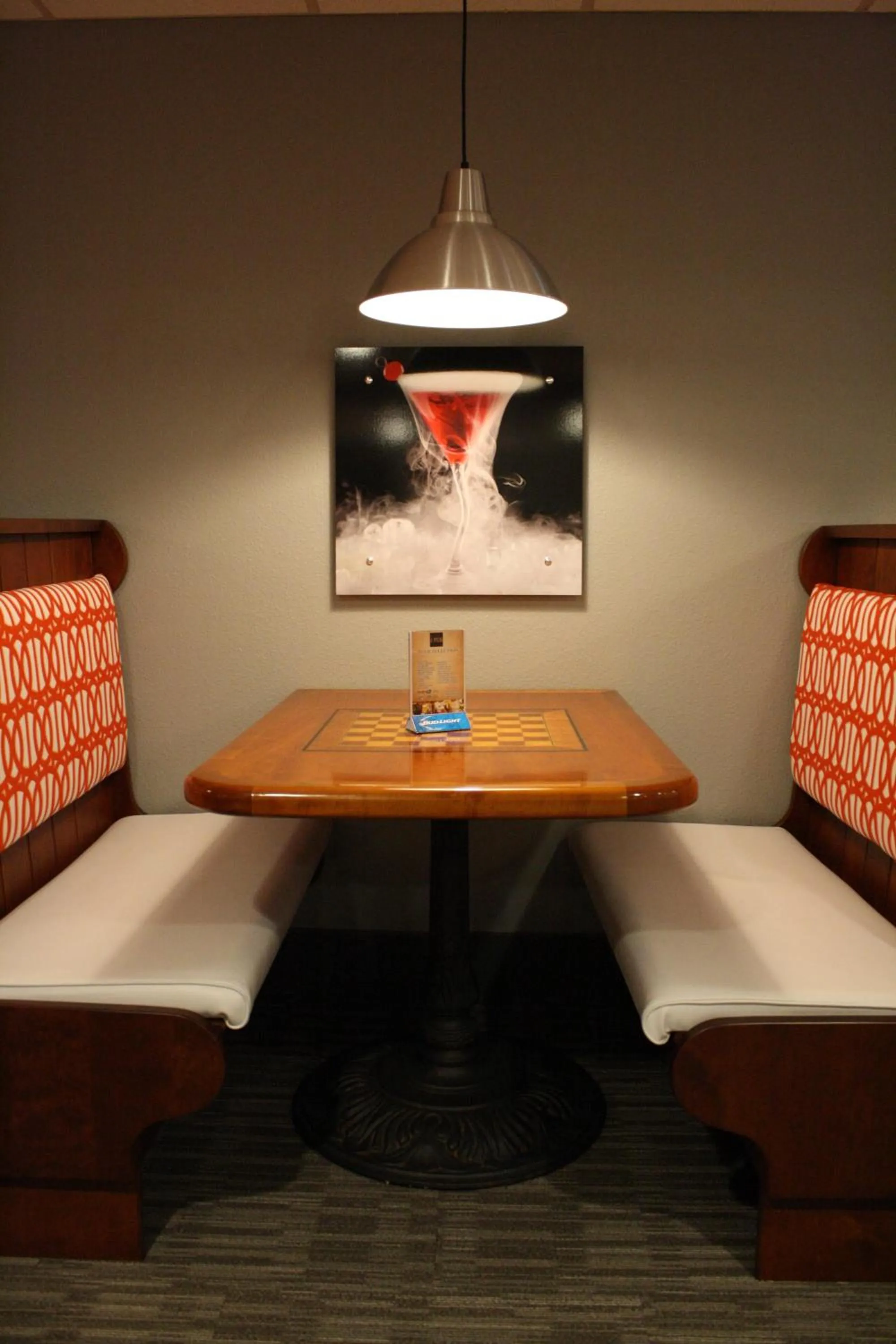 Lounge or bar in Schoenbrunn Inn