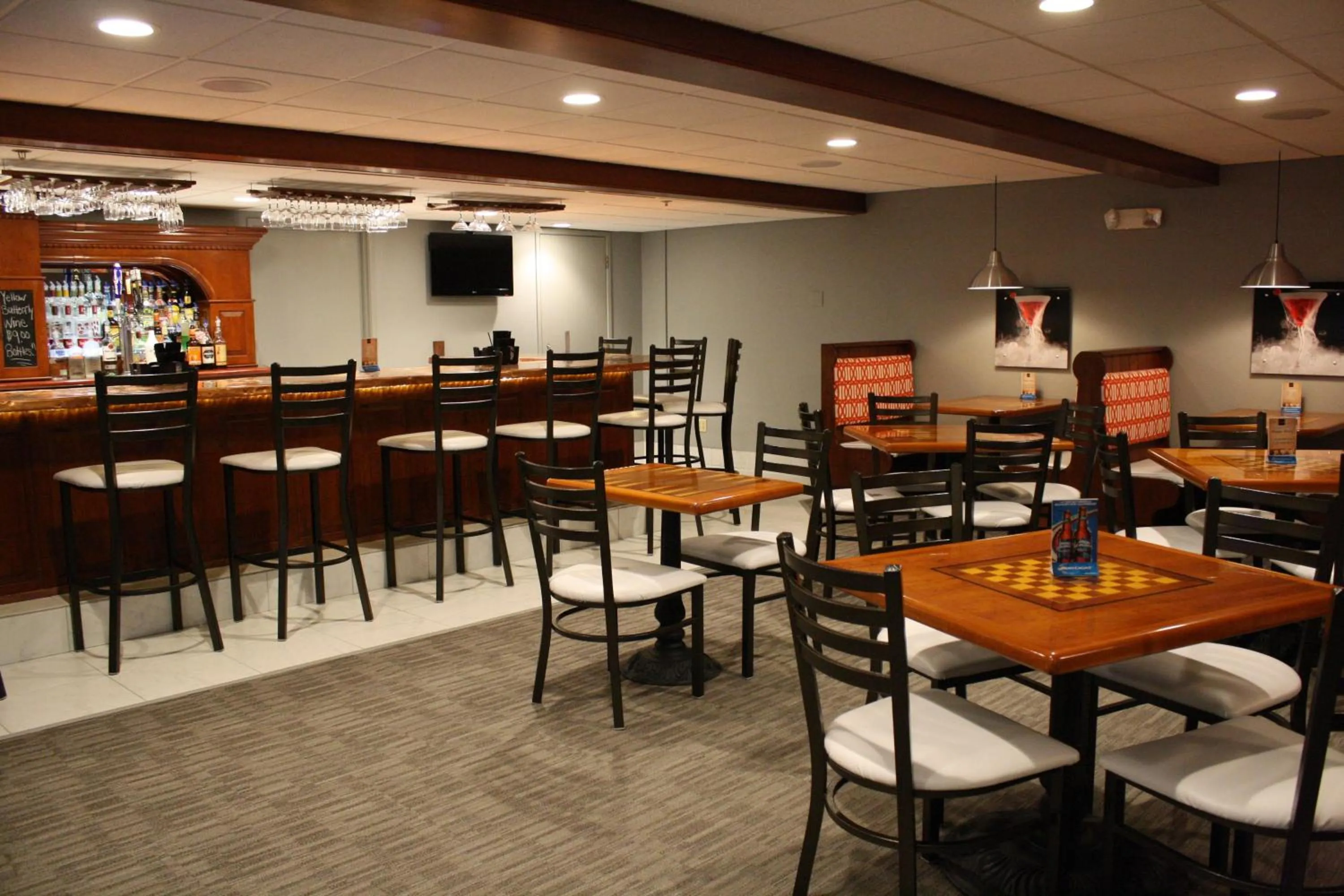 Karaoke in Schoenbrunn Inn