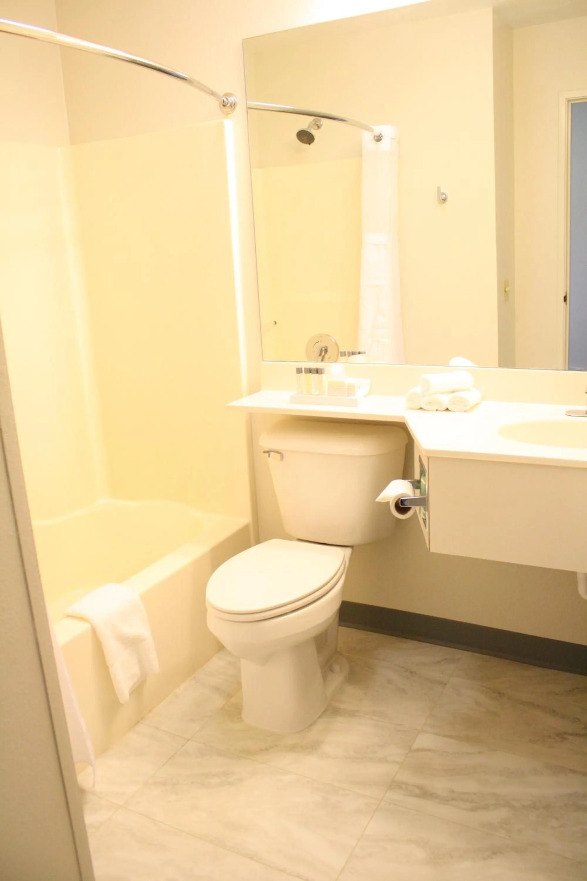 Bathroom in Schoenbrunn Inn