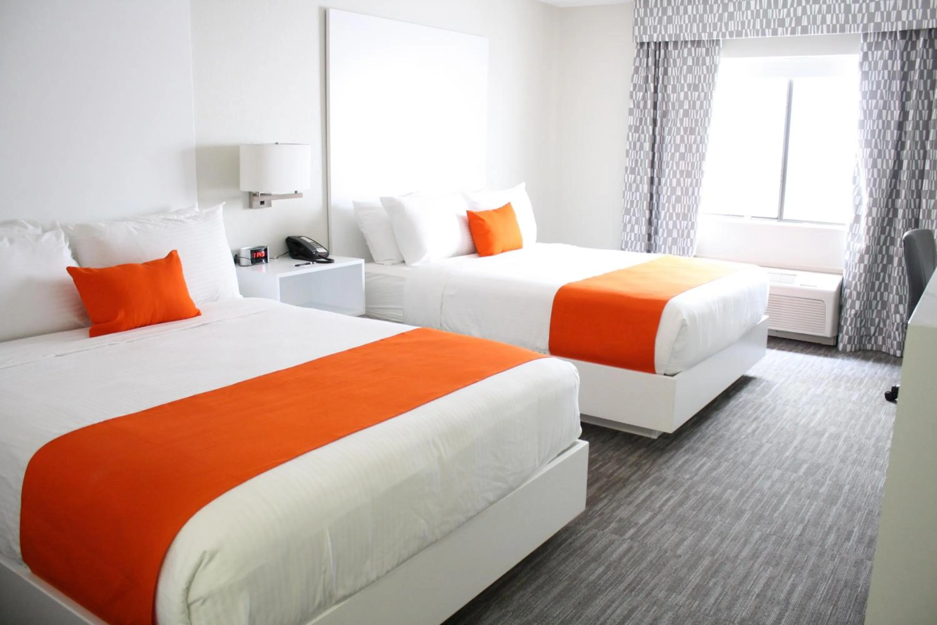 Bed in Schoenbrunn Inn