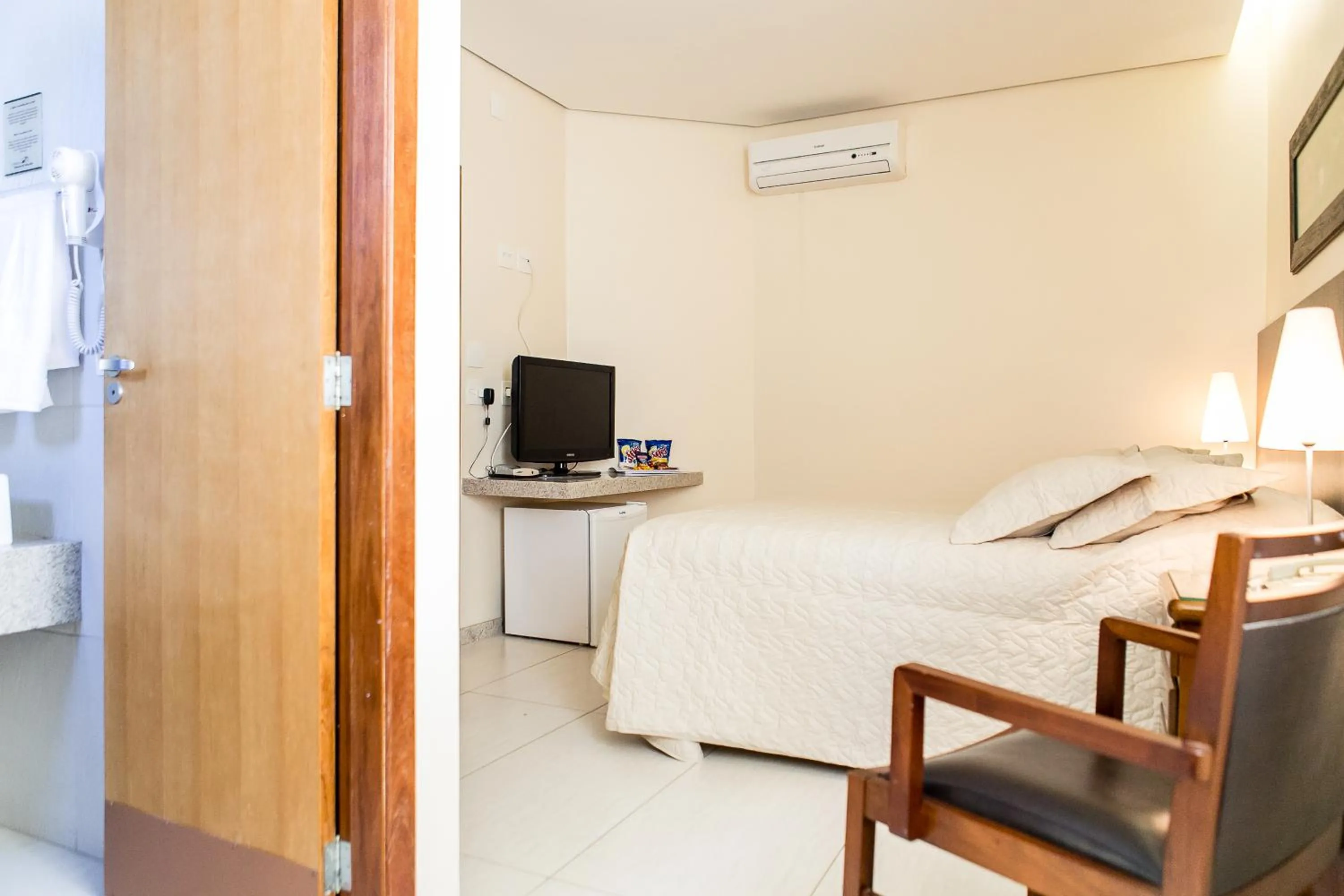 Photo of the whole room, Bed in Pousada Sossego da Pampulha