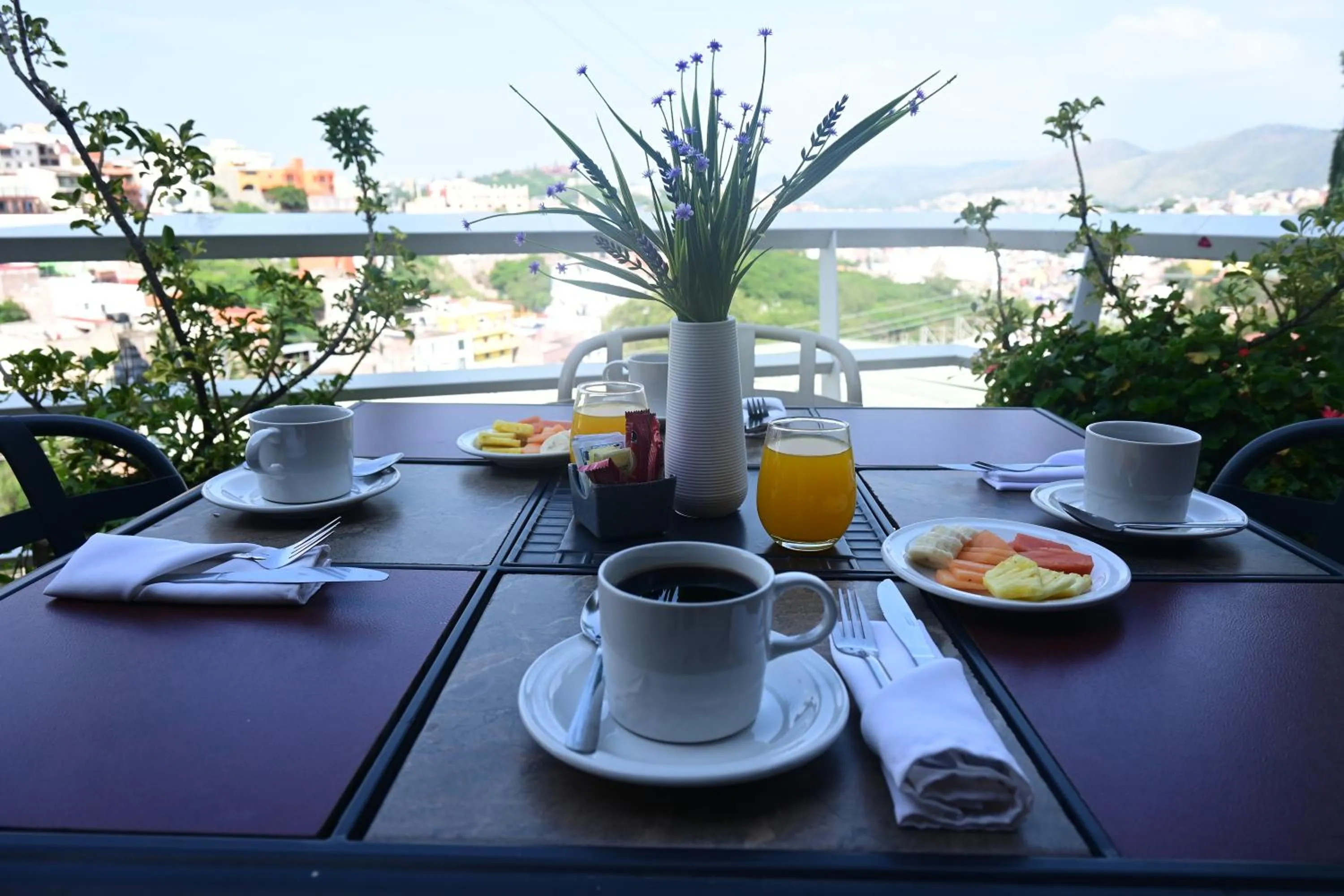 Photo of the whole room in Hotel 1988 Guanajuato