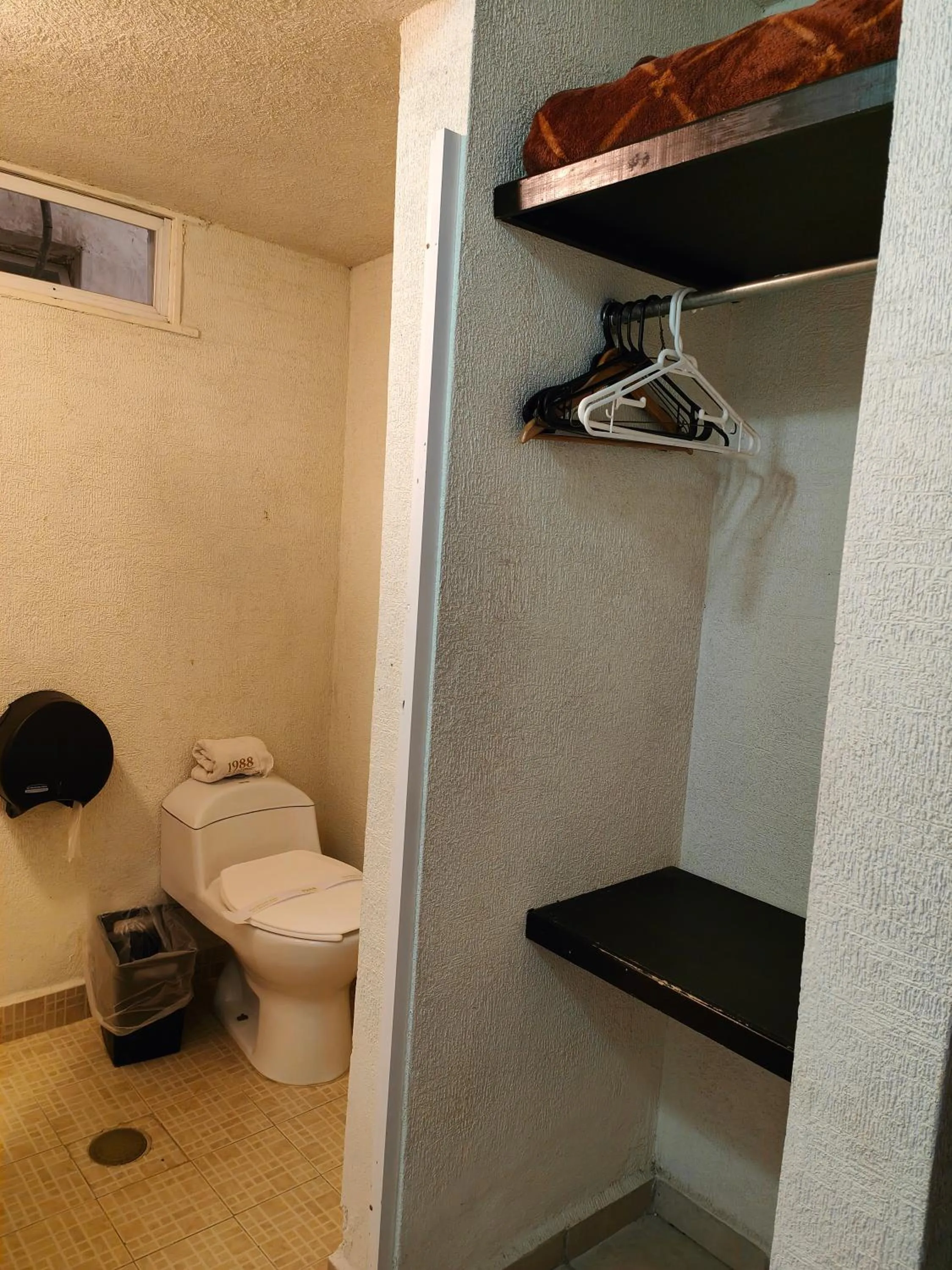 Toilet in Hotel 1988 Guanajuato