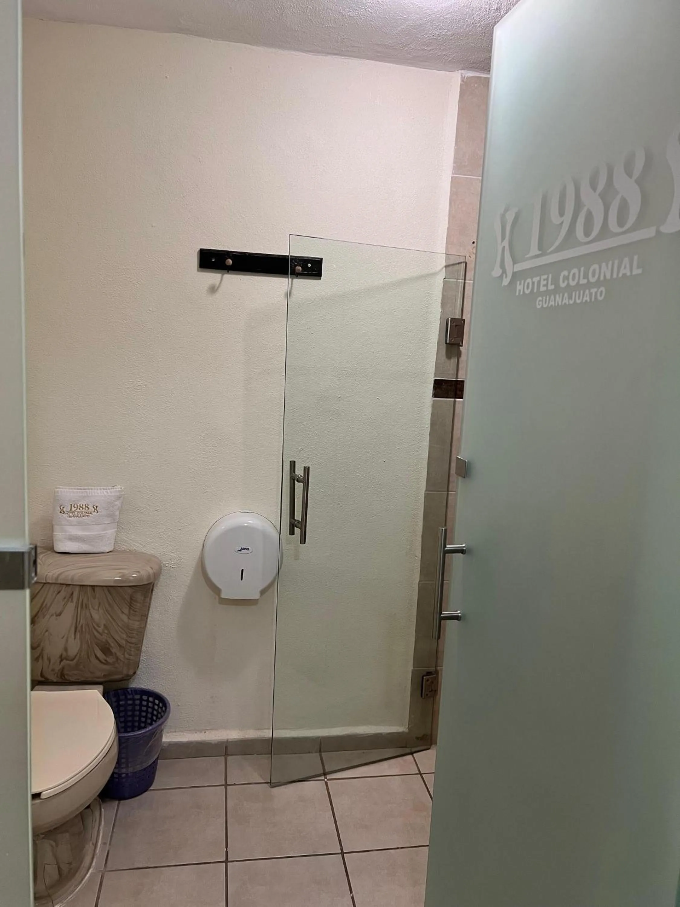 Toilet in Hotel 1988 Guanajuato