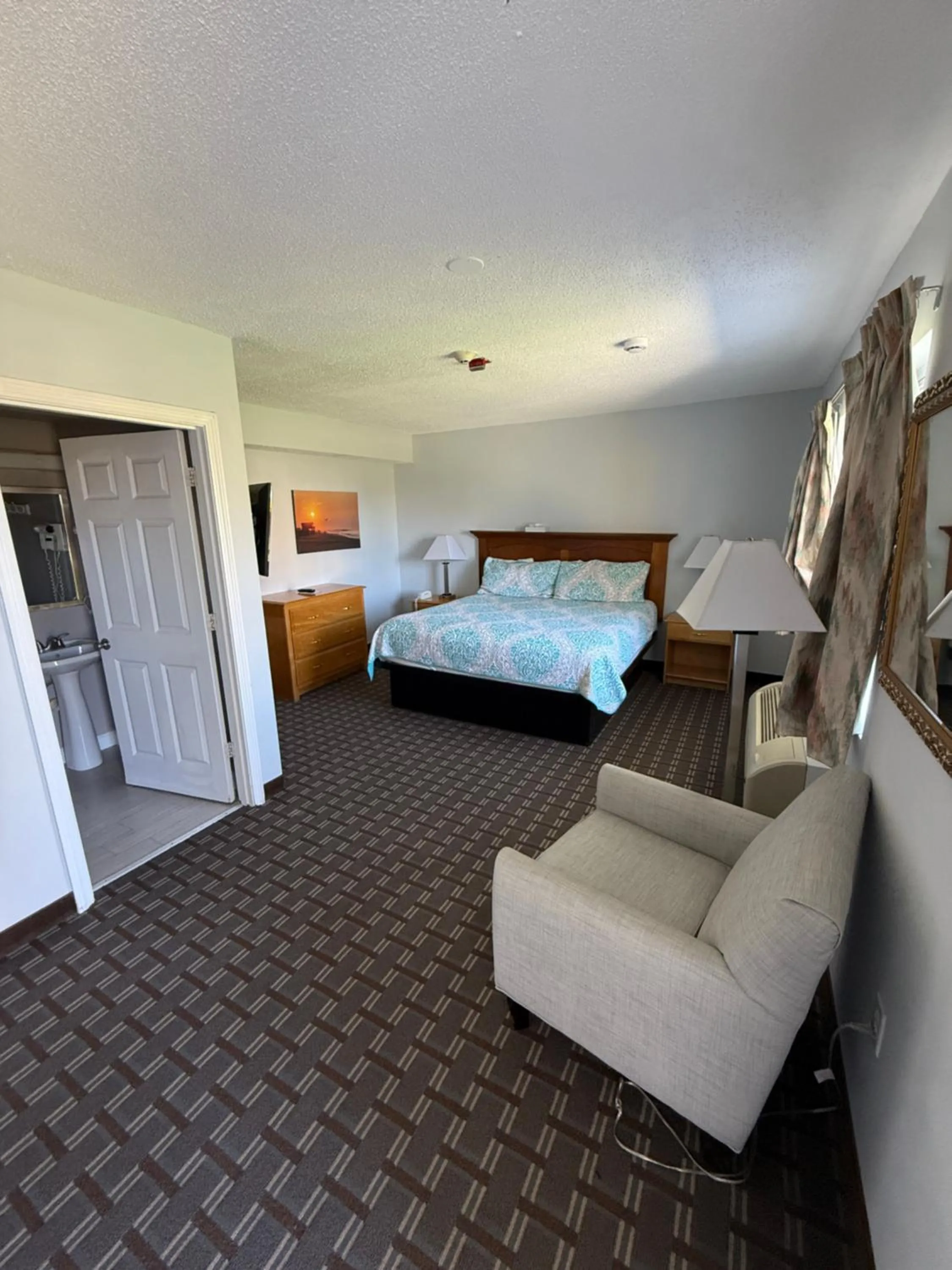 Photo of the whole room, Bed in The Atlantic House