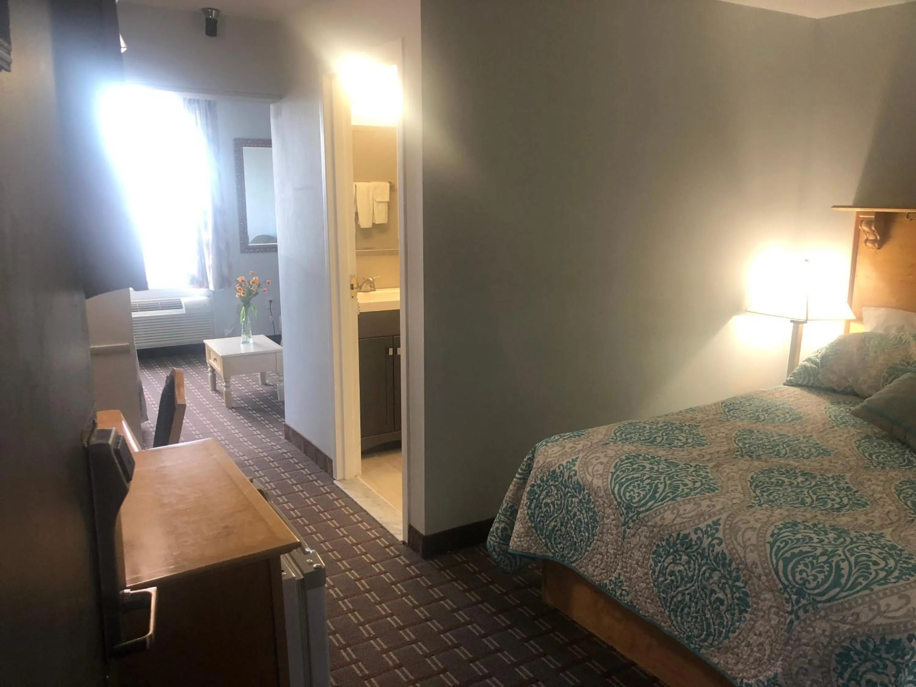 Photo of the whole room, Bed in The Atlantic House