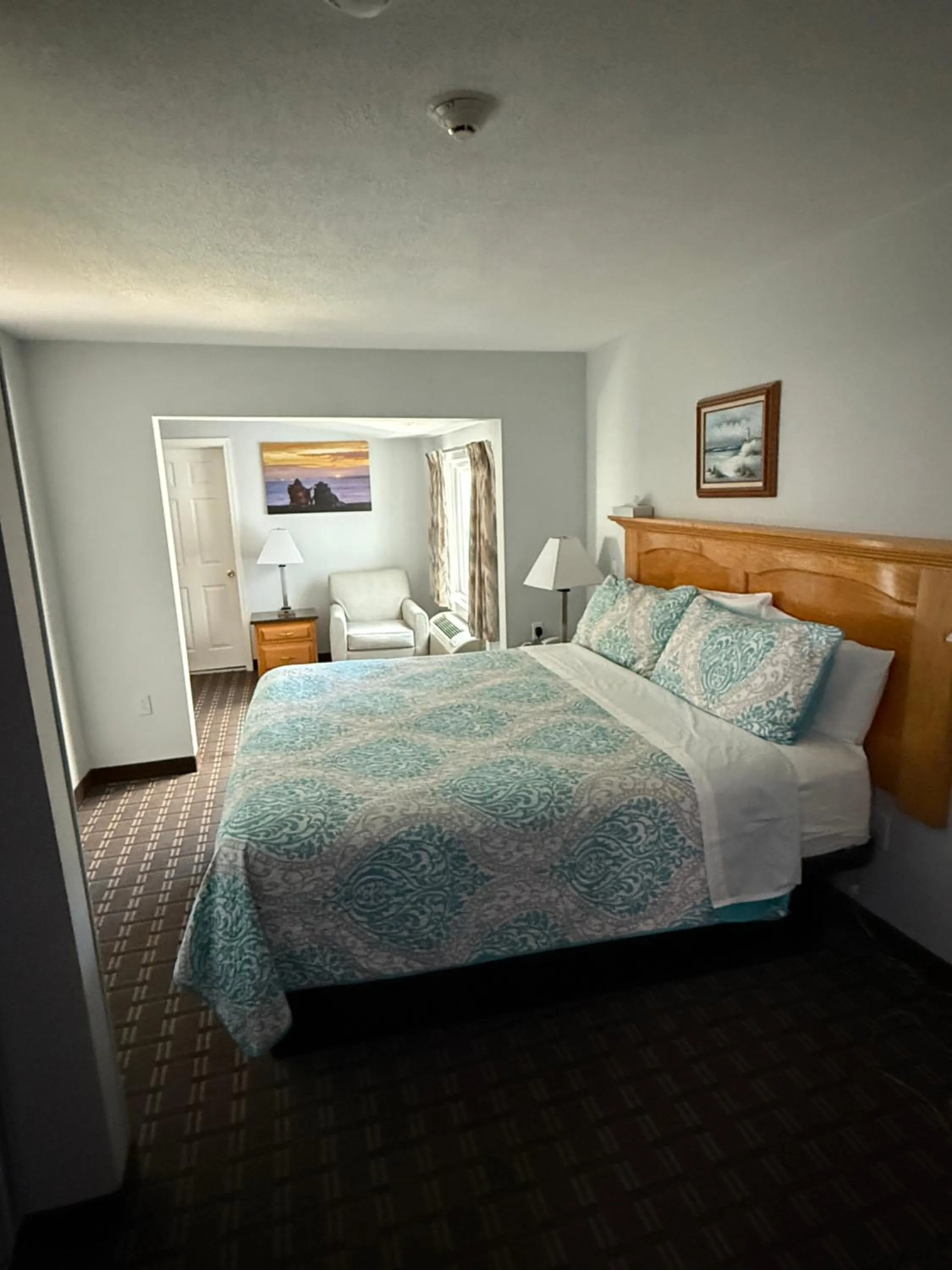 Photo of the whole room, Bed in The Atlantic House