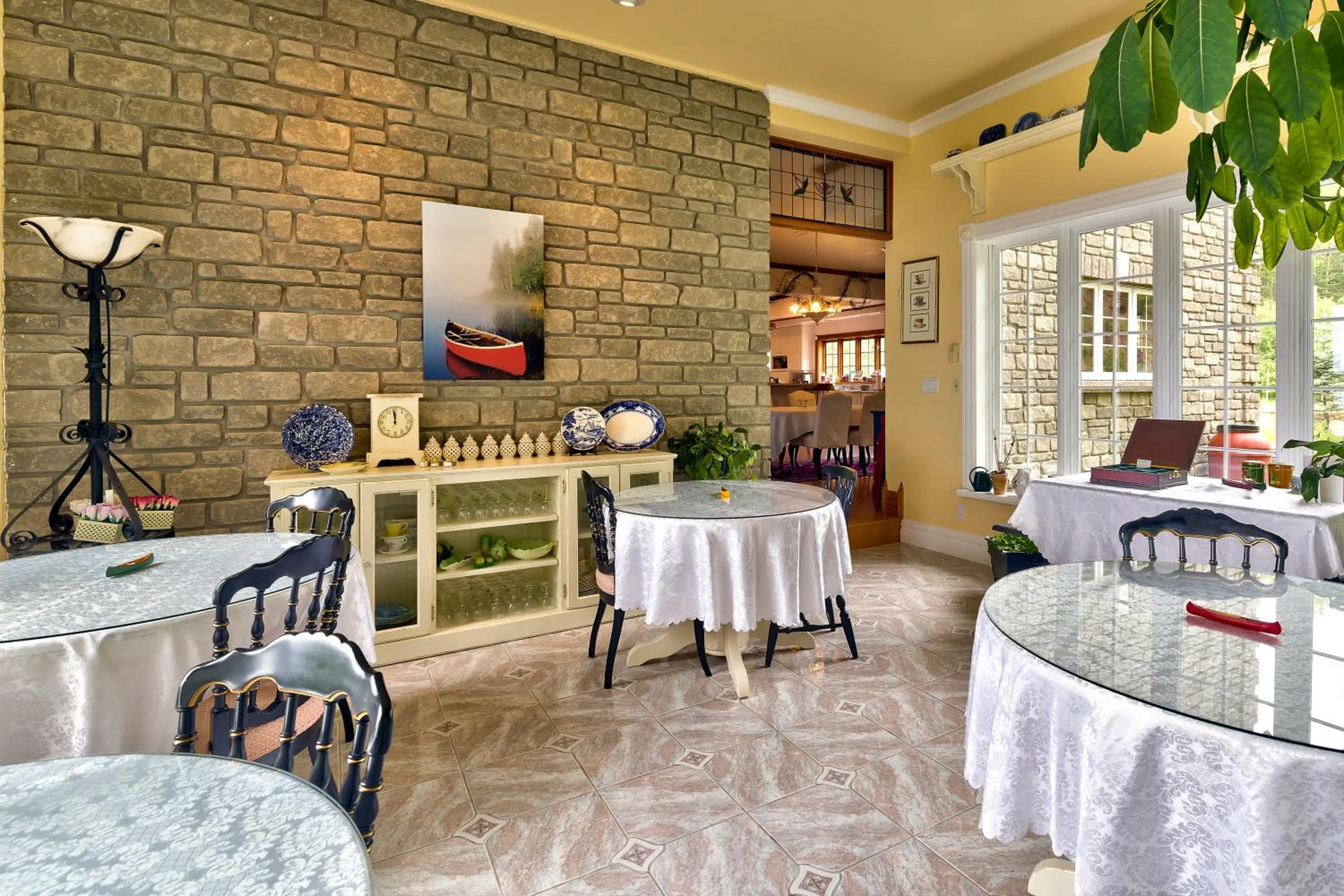 Coffee/tea facilities in Greystone on Golden Lake