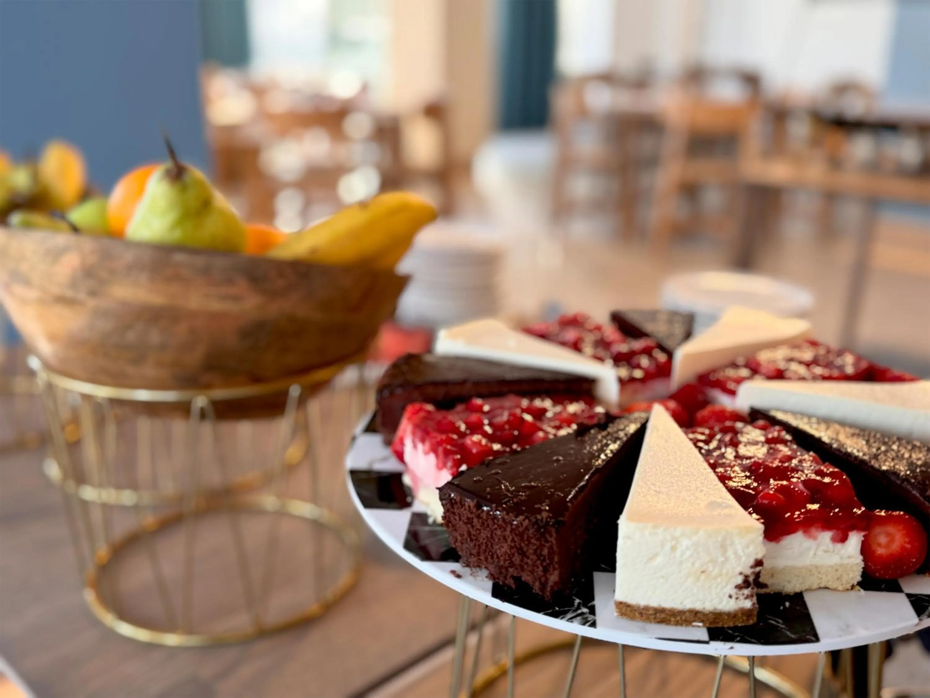 Restaurant/places to eat in SeeSea Hotel