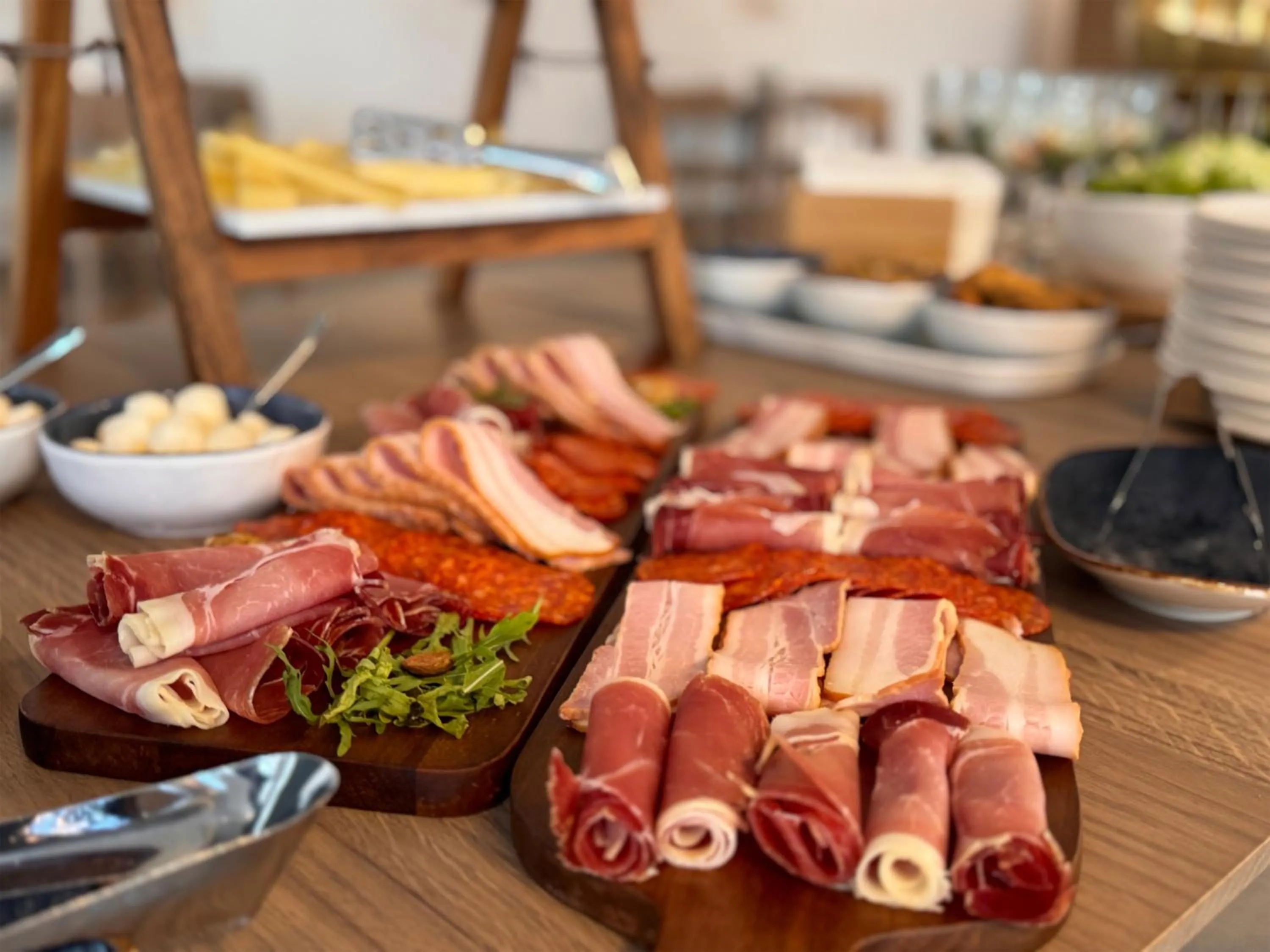 Restaurant/places to eat in SeeSea Hotel