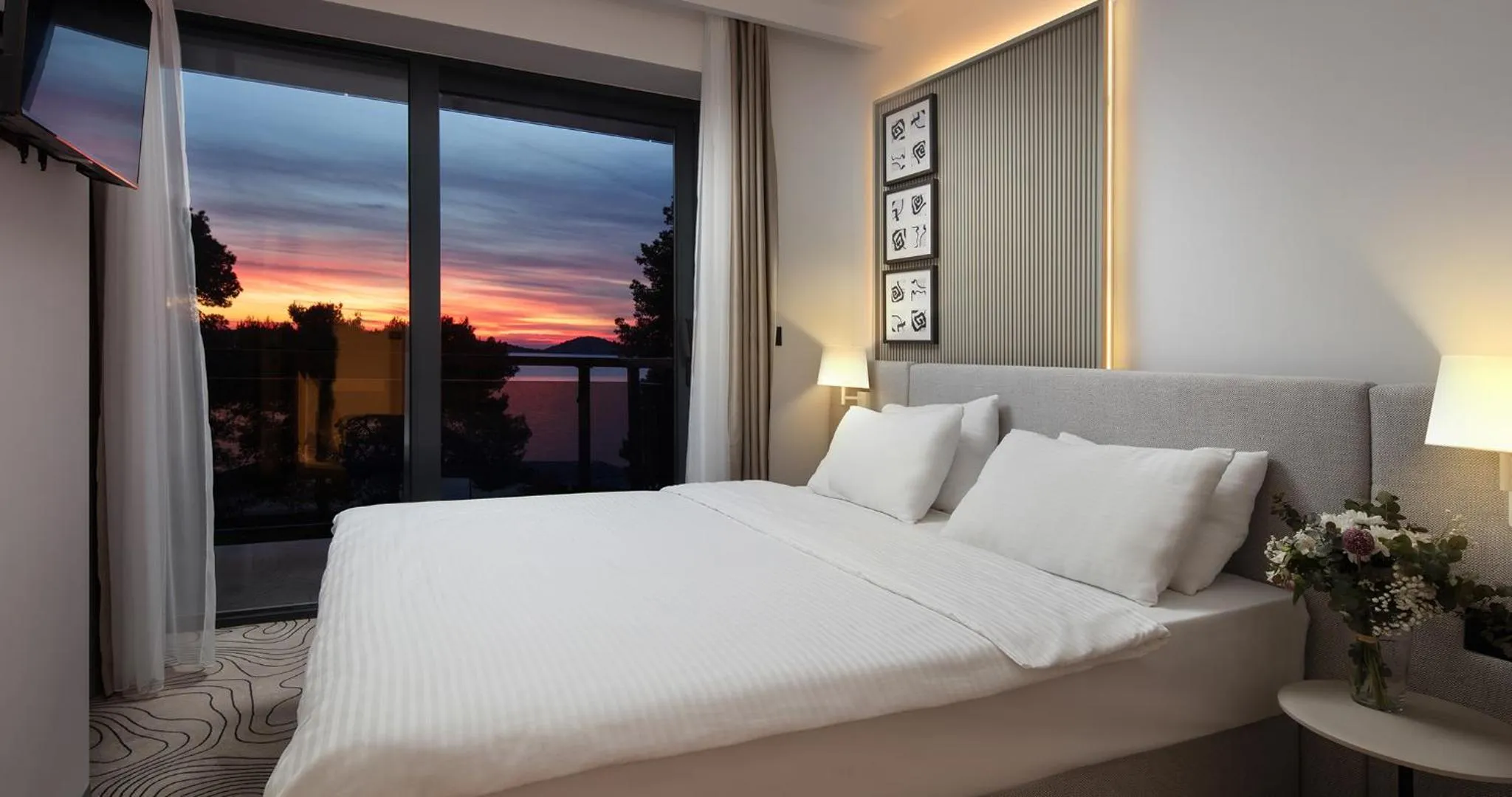 Bedroom, Bed in SeeSea Hotel