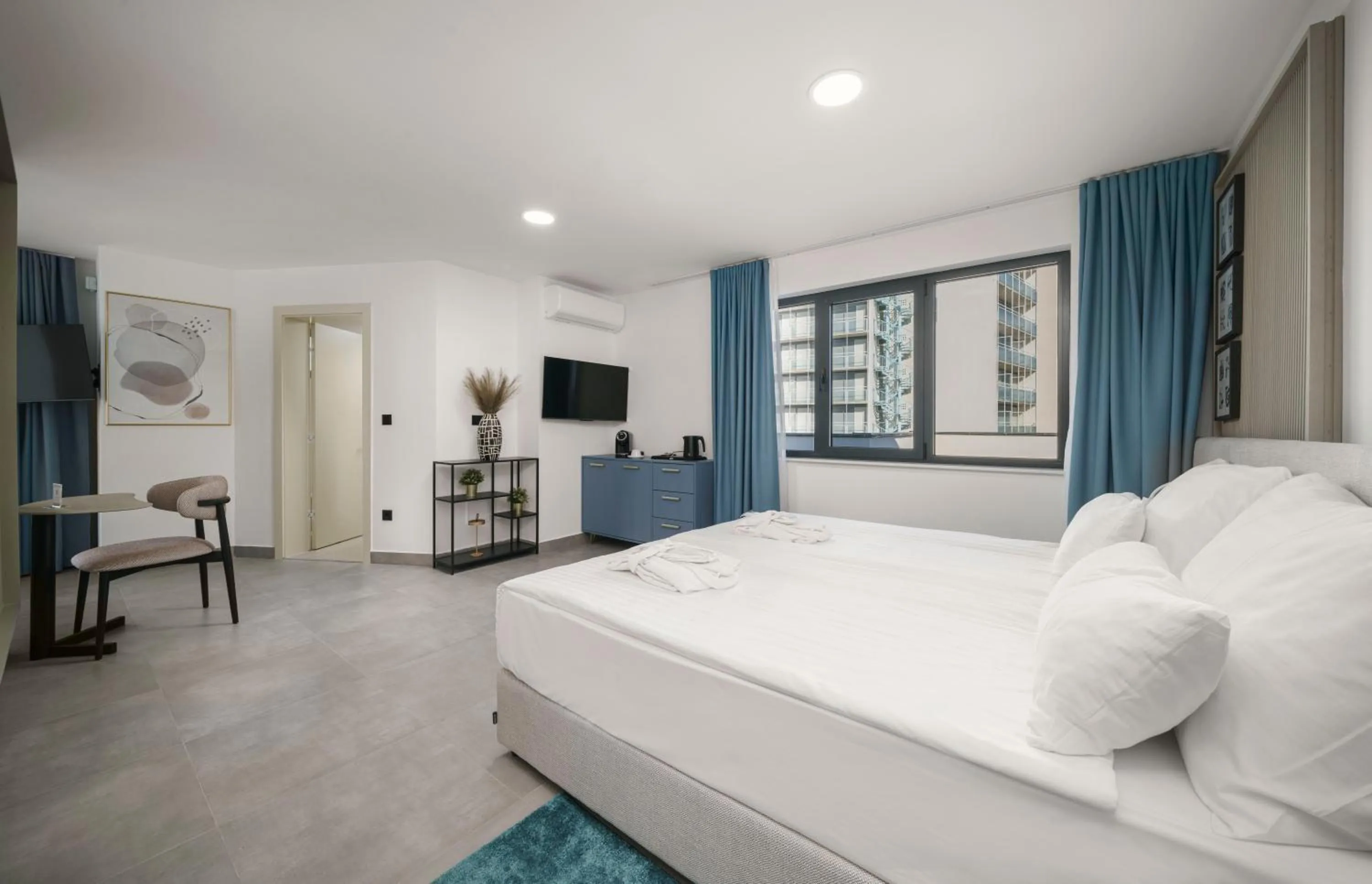 Bedroom, Bed in SeeSea Hotel