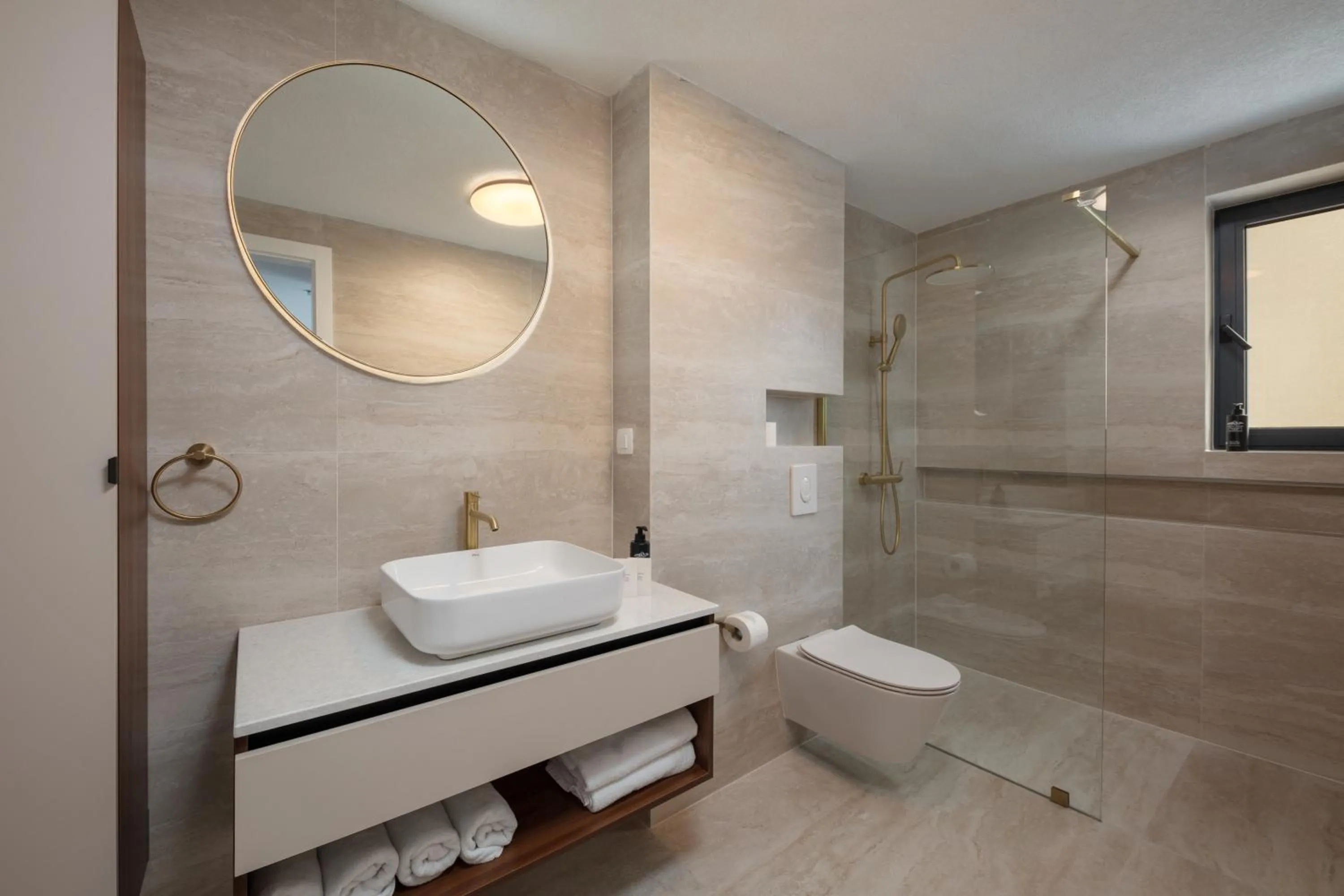 Shower in SeeSea Hotel