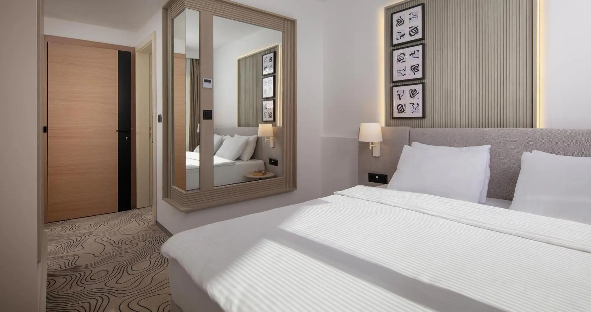 Photo of the whole room, Bed in SeeSea Hotel