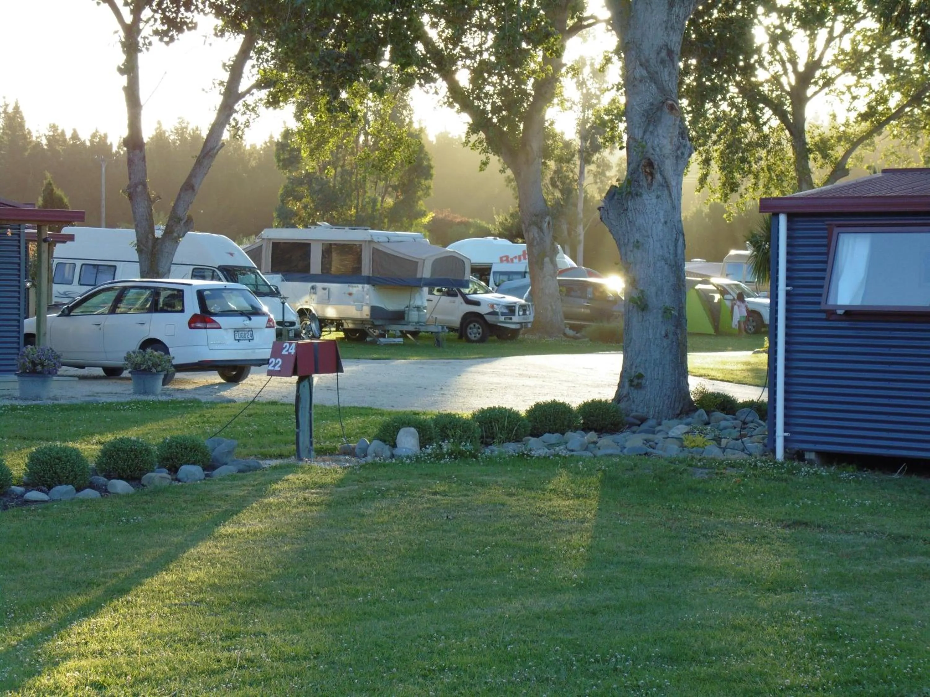 Guests in Glenavys Waitaki River Motor Camp