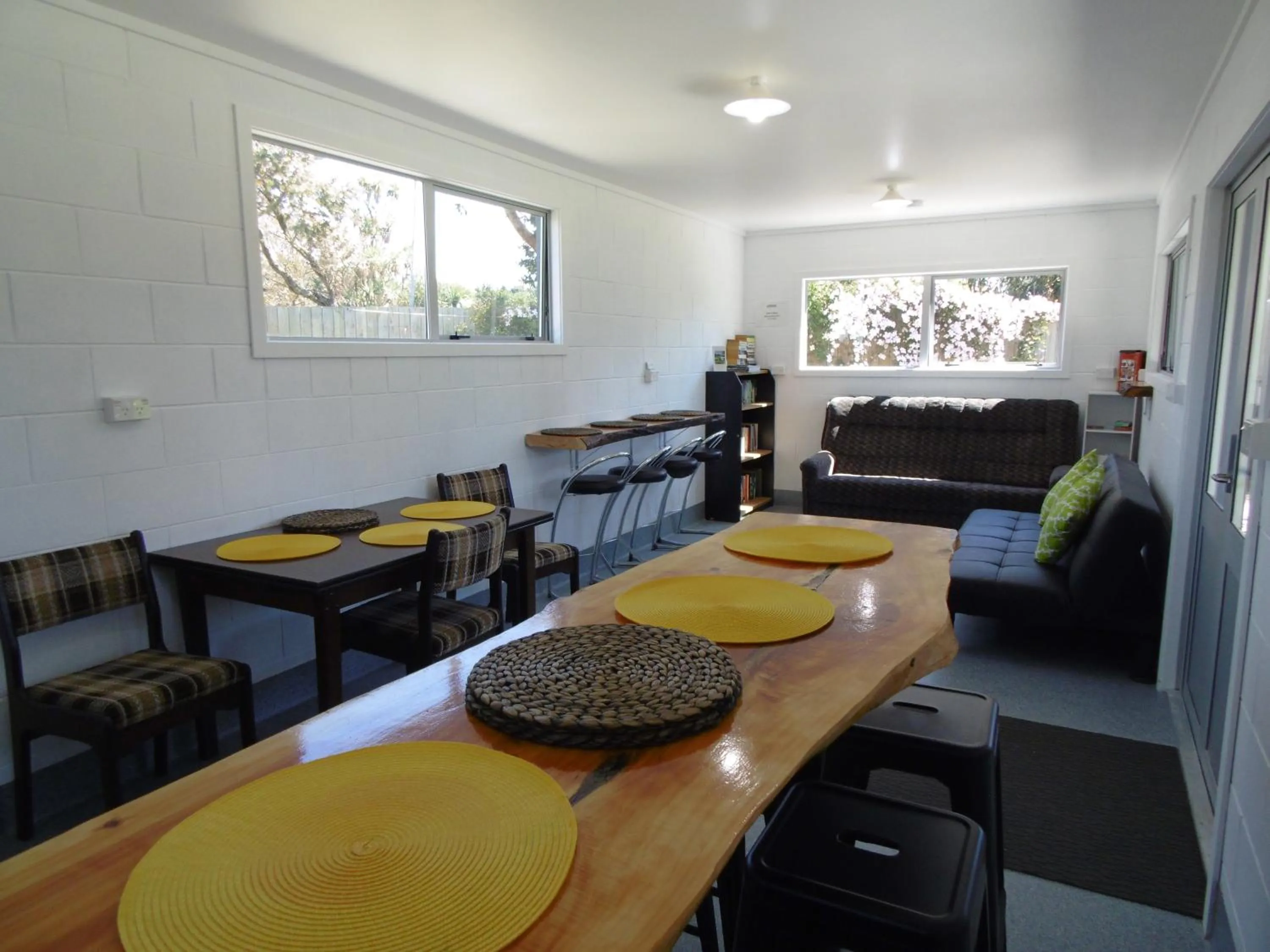 Communal lounge/ TV room in Glenavys Waitaki River Motor Camp