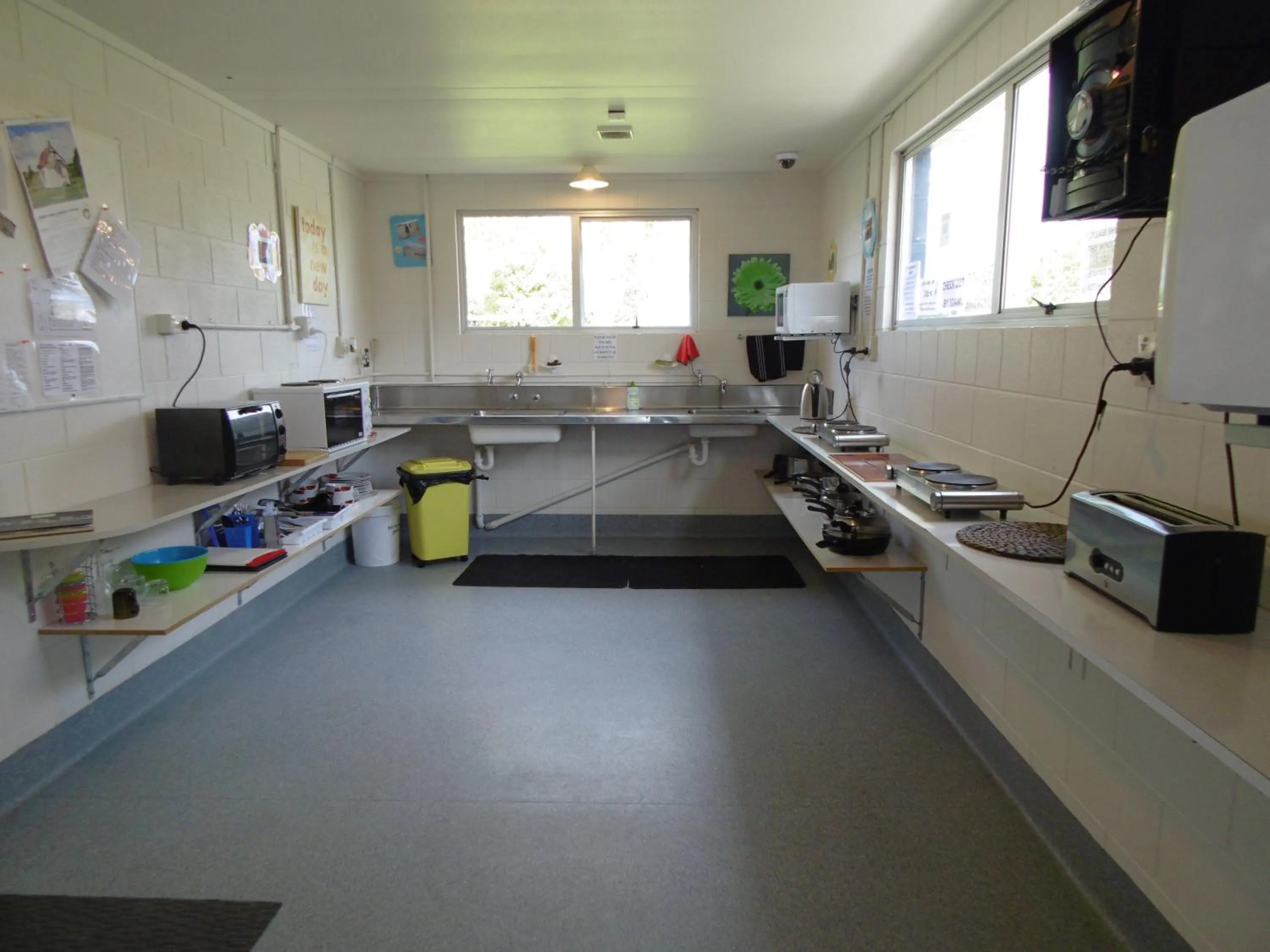 Communal kitchen in Glenavys Waitaki River Motor Camp