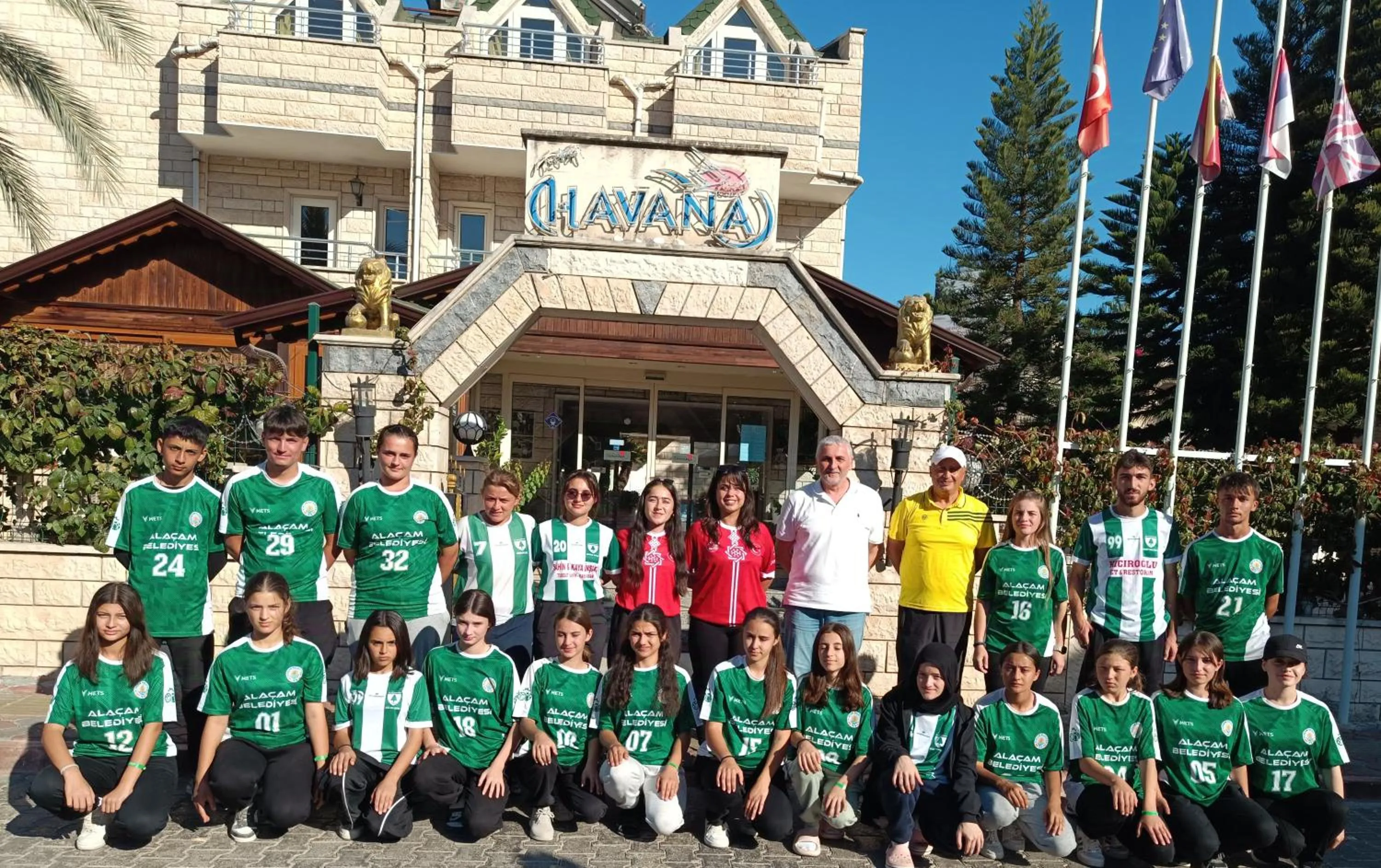 group of guests in HAVANA HOTEL