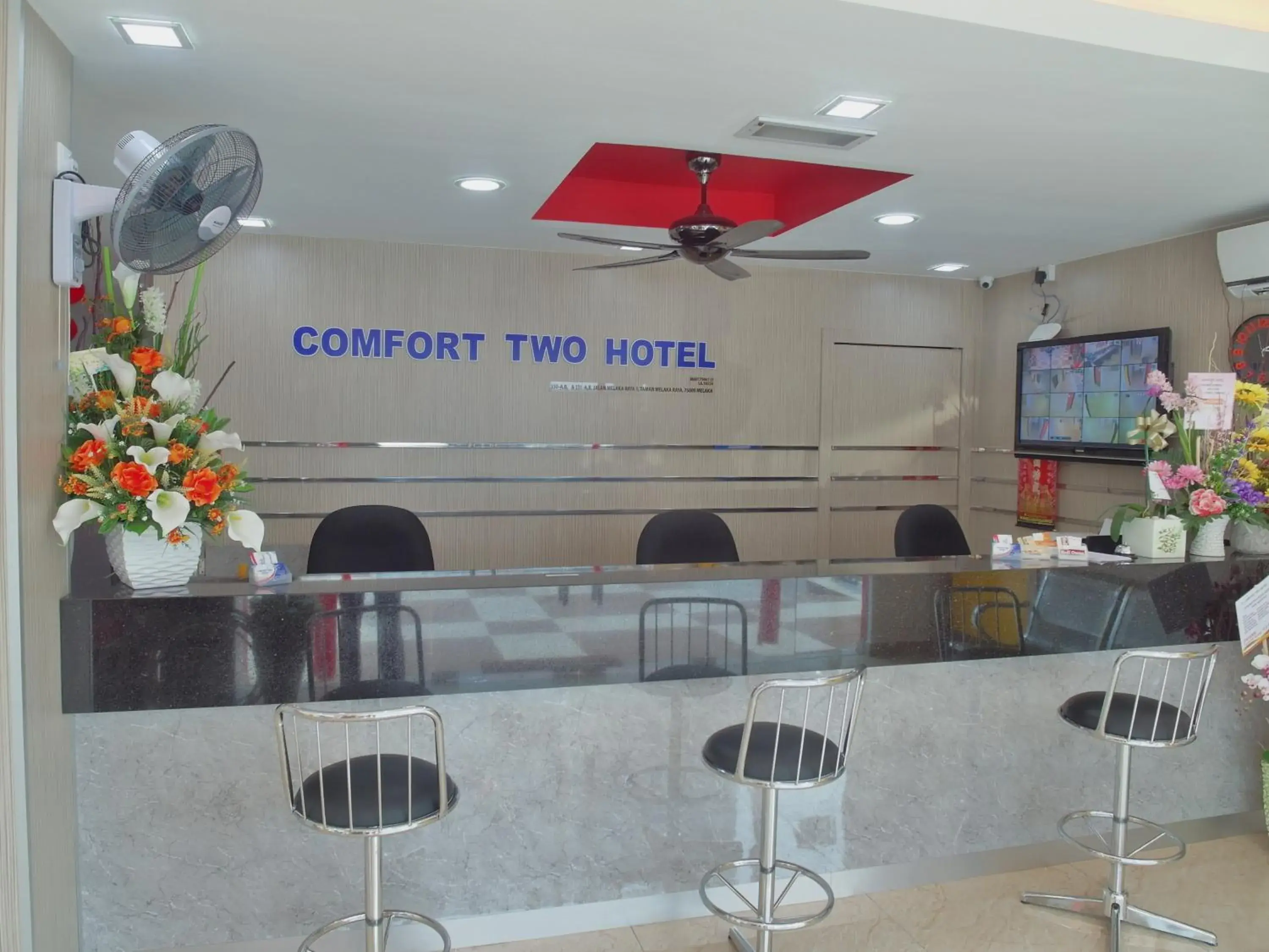 Lobby or reception in Comfort Two Hotel Lobby or reception in Comfort Two Hotel