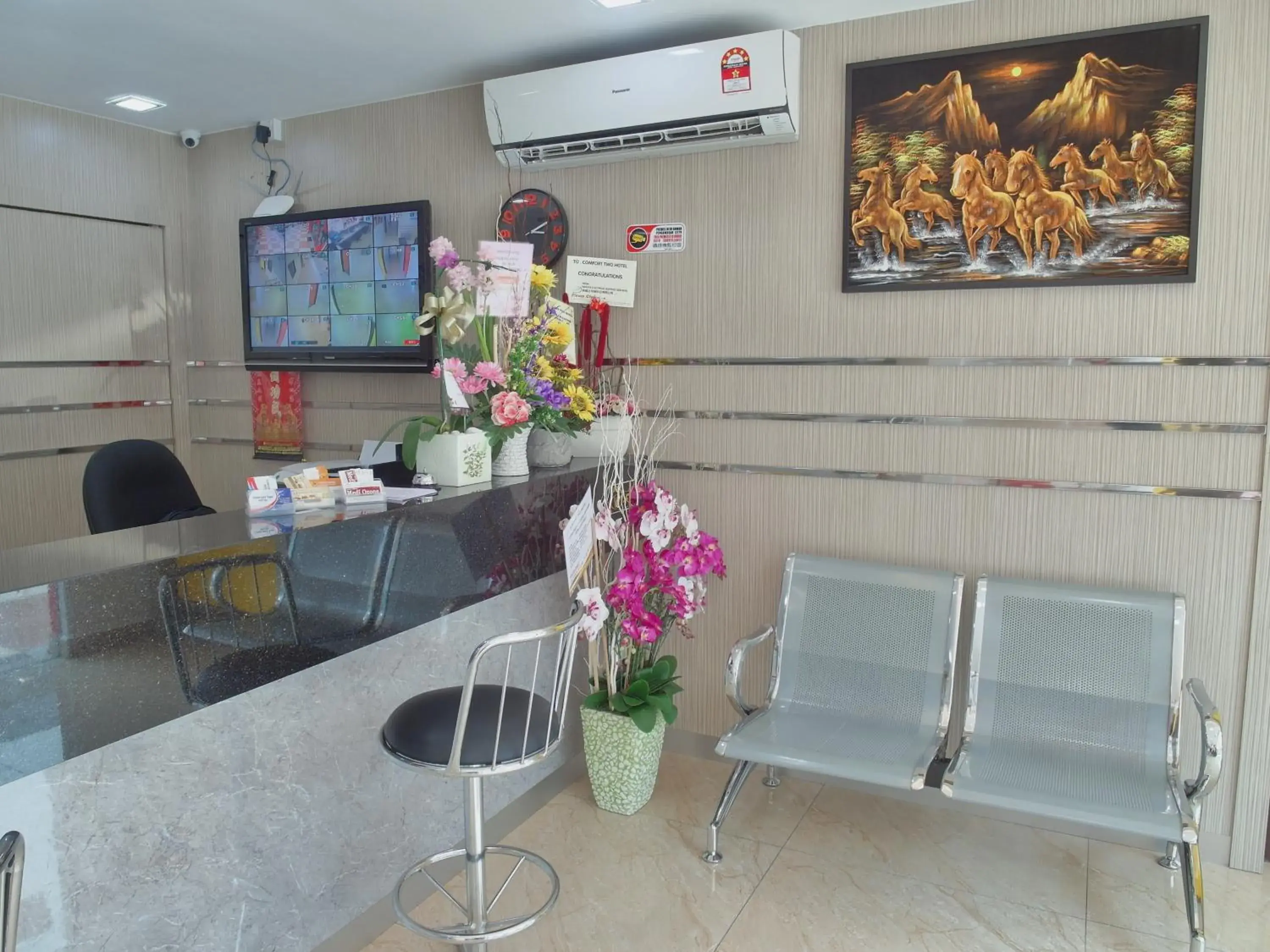 Lobby or reception in Comfort Two Hotel Lobby or reception in Comfort Two Hotel