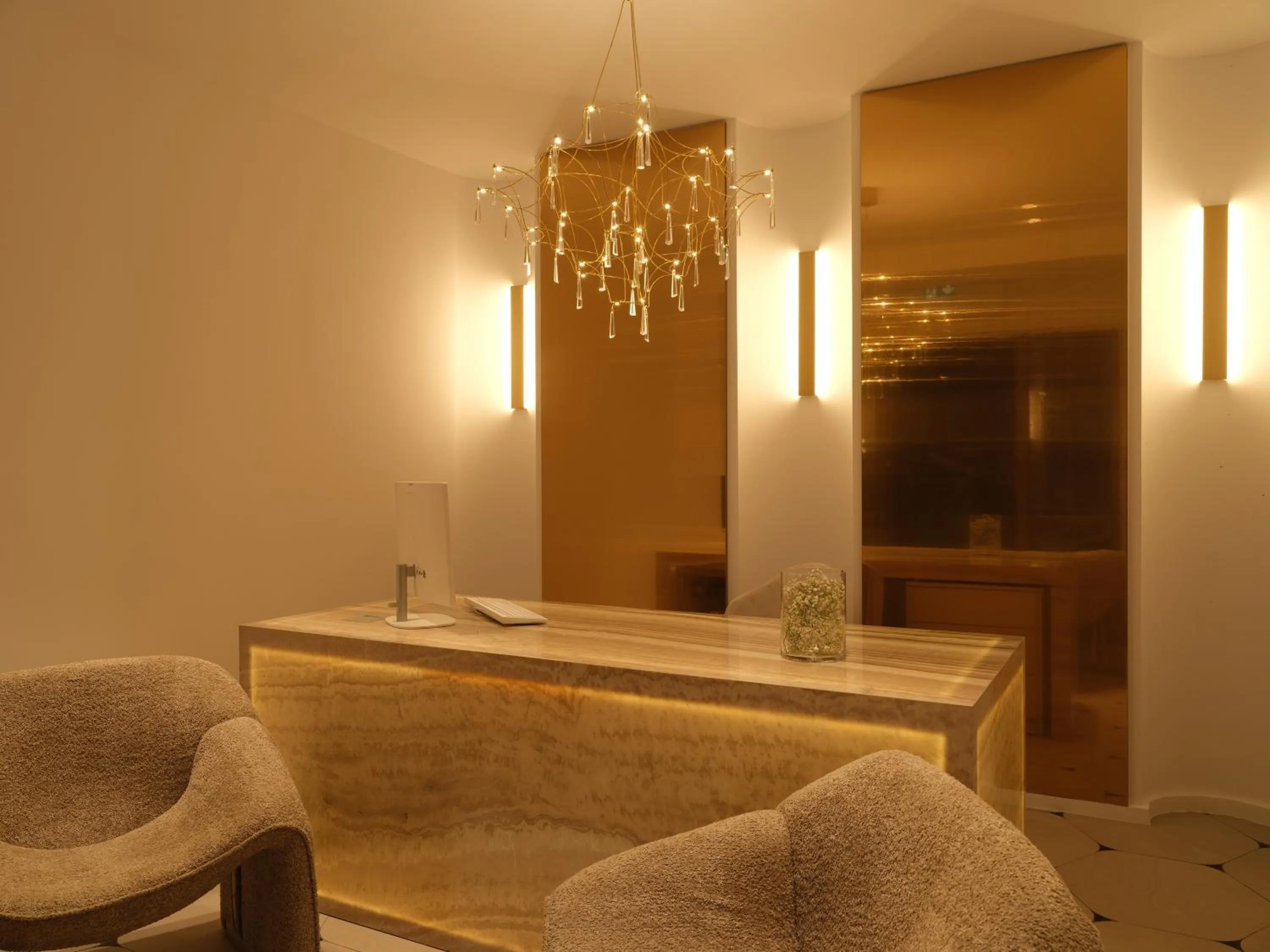 Lobby or reception in Golden Luxury Suites