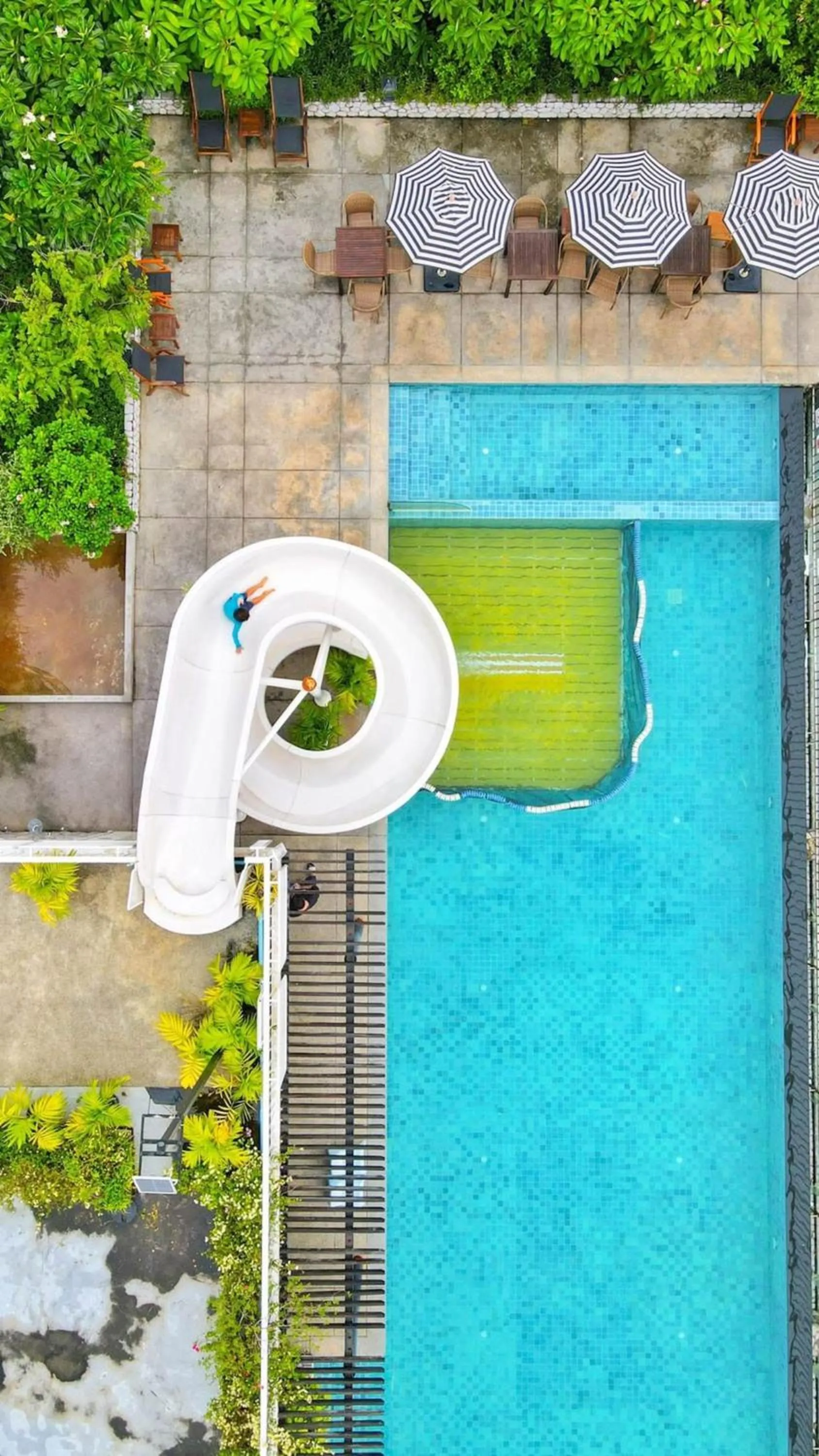 Swimming pool in Balcony Courtyard Sriracha Hotel & Serviced Apartments