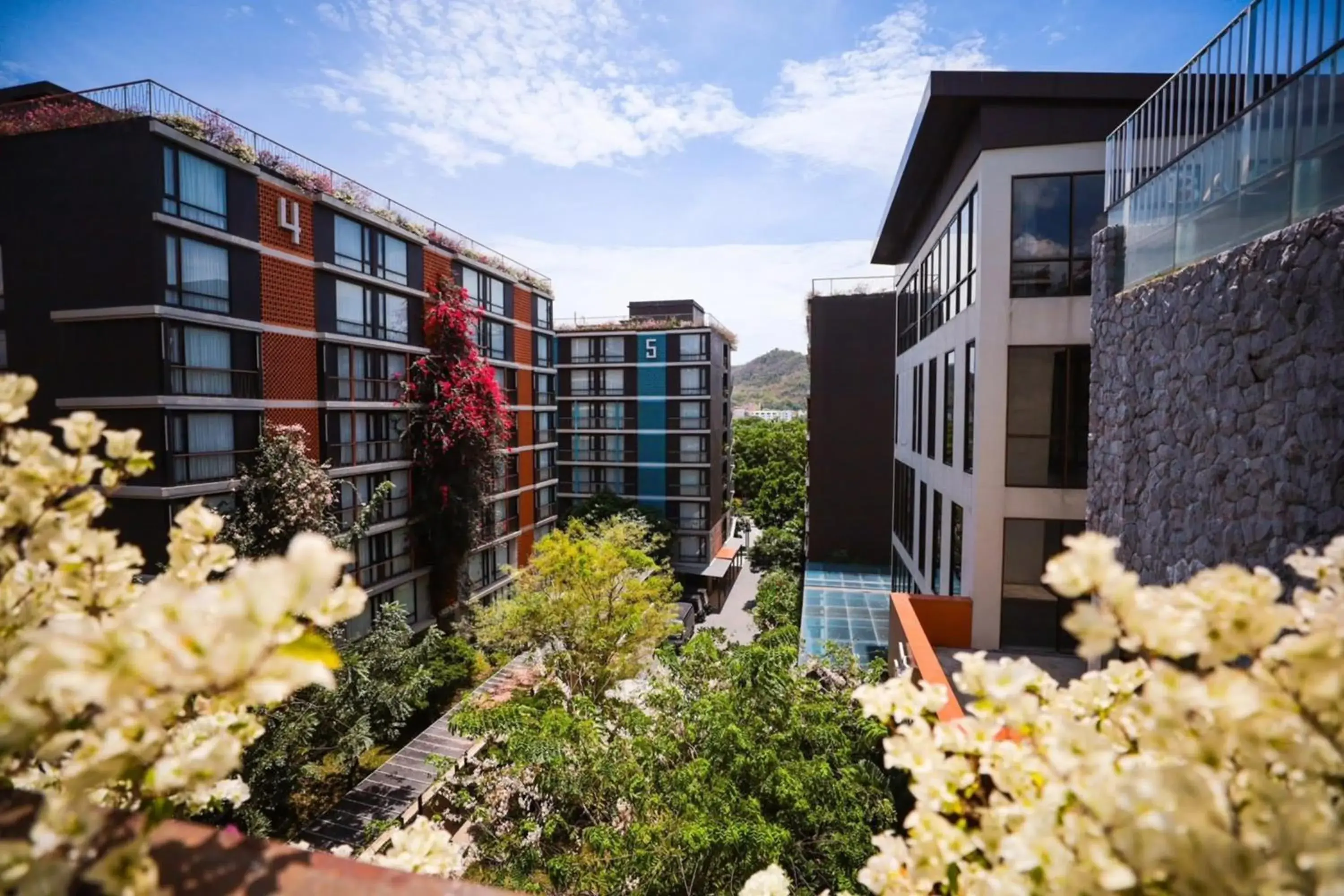 Property building in Balcony Courtyard Sriracha Hotel & Serviced Apartments Property building in Balcony Courtyard Sriracha Hotel & Serviced Apartments