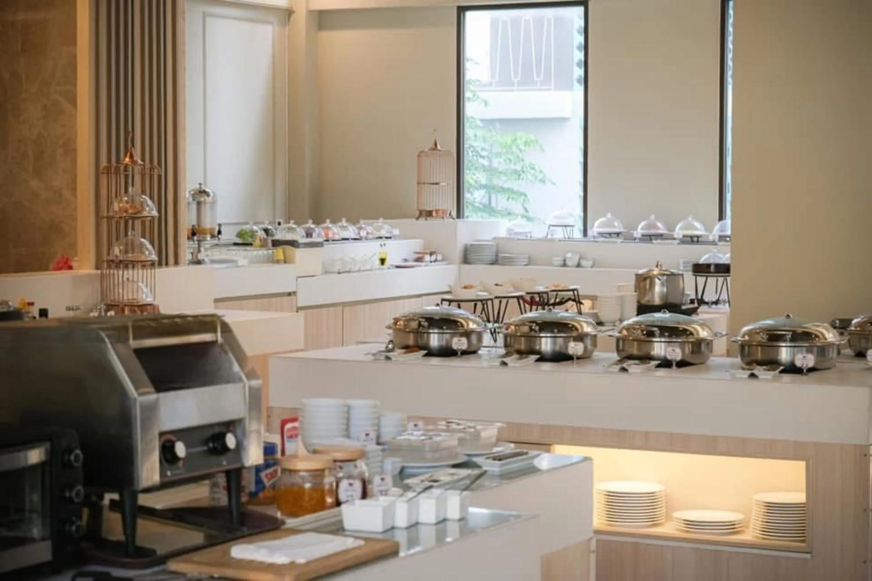 Restaurant/places to eat in Balcony Courtyard Sriracha Hotel & Serviced Apartments