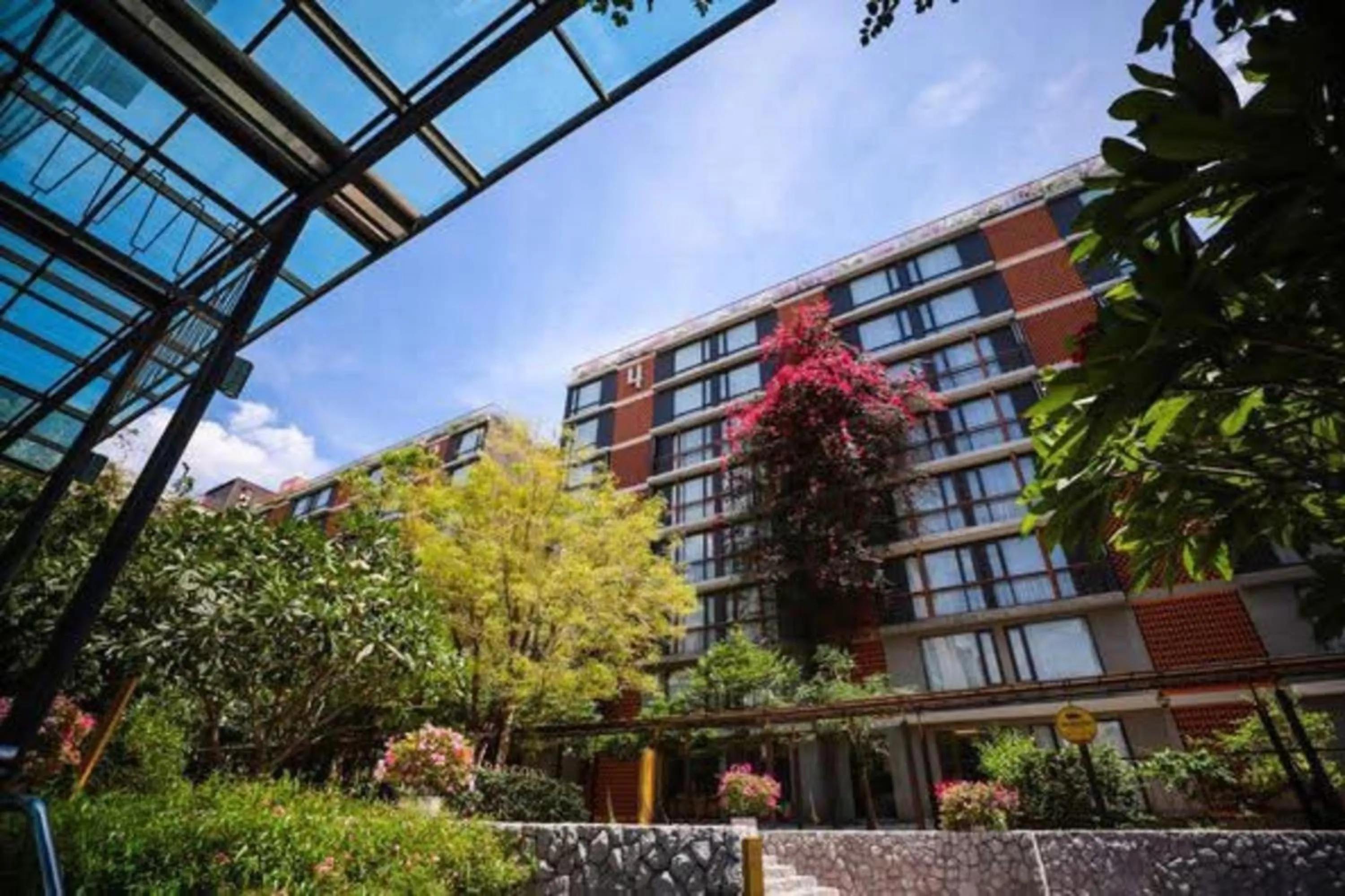 Property building in Balcony Courtyard Sriracha Hotel & Serviced Apartments