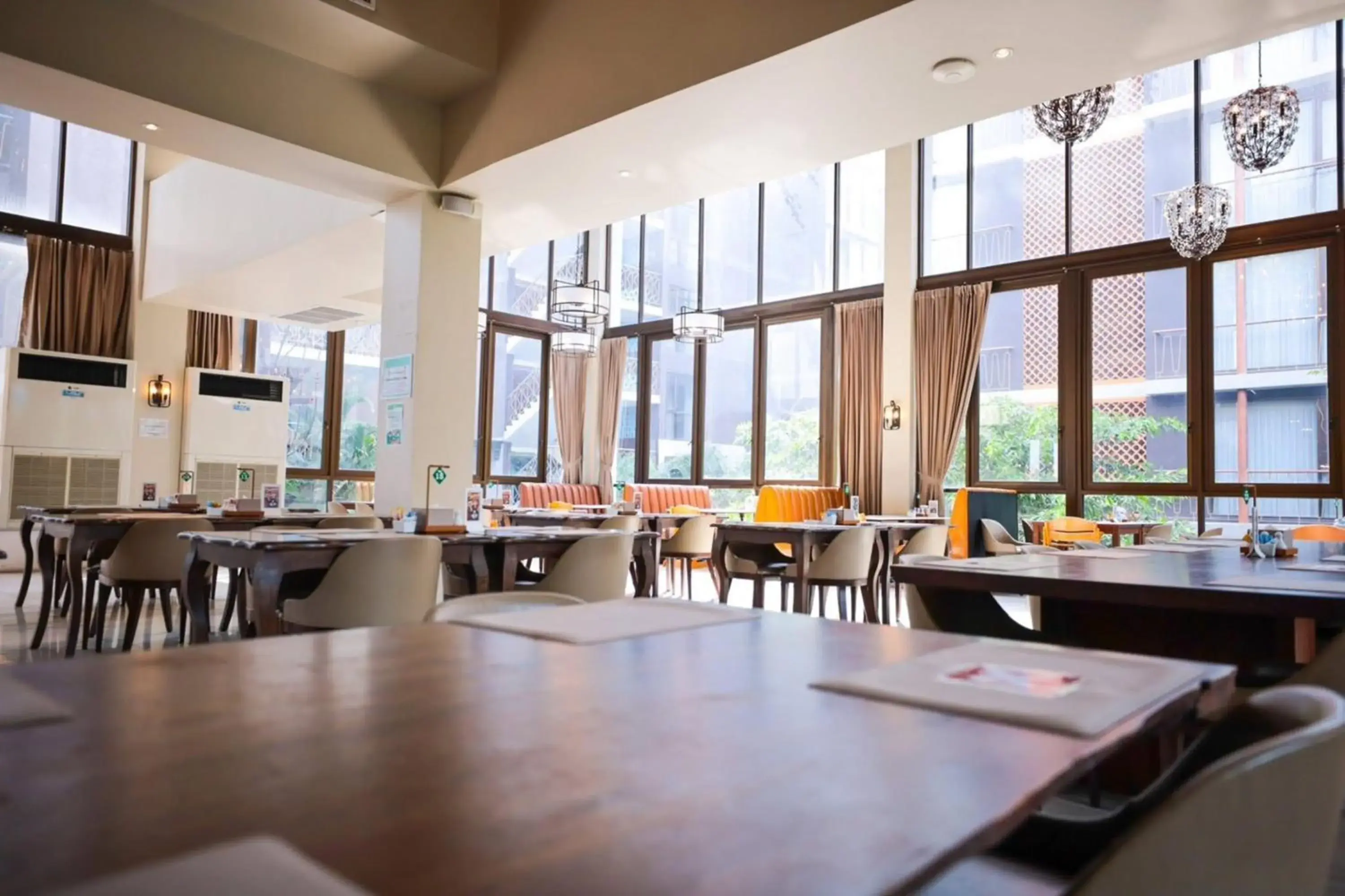 Restaurant/places to eat in Balcony Courtyard Sriracha Hotel & Serviced Apartments Restaurant/places to eat in Balcony Courtyard Sriracha Hotel & Serviced Apartments