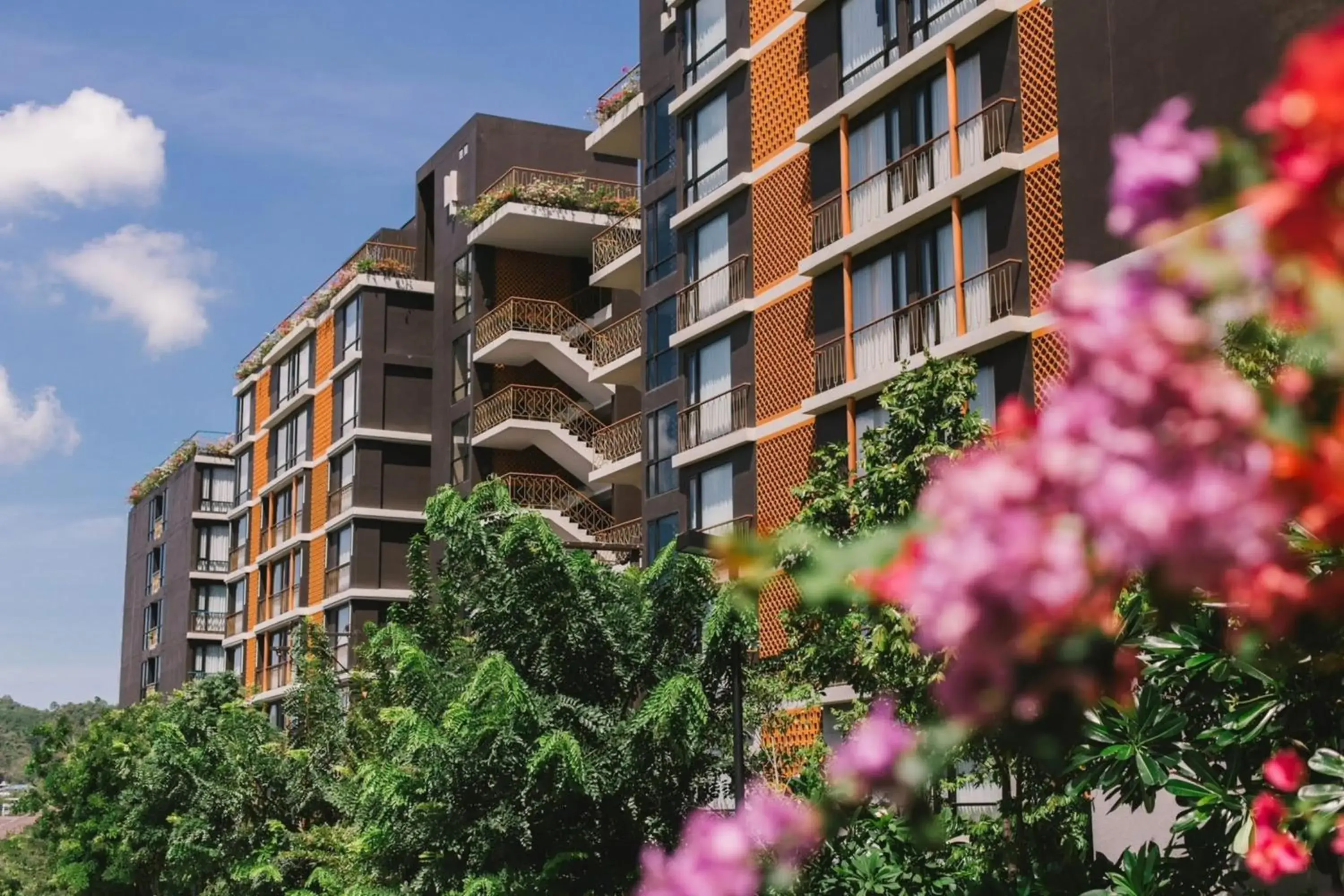 Property building in Balcony Courtyard Sriracha Hotel & Serviced Apartments Property building in Balcony Courtyard Sriracha Hotel & Serviced Apartments