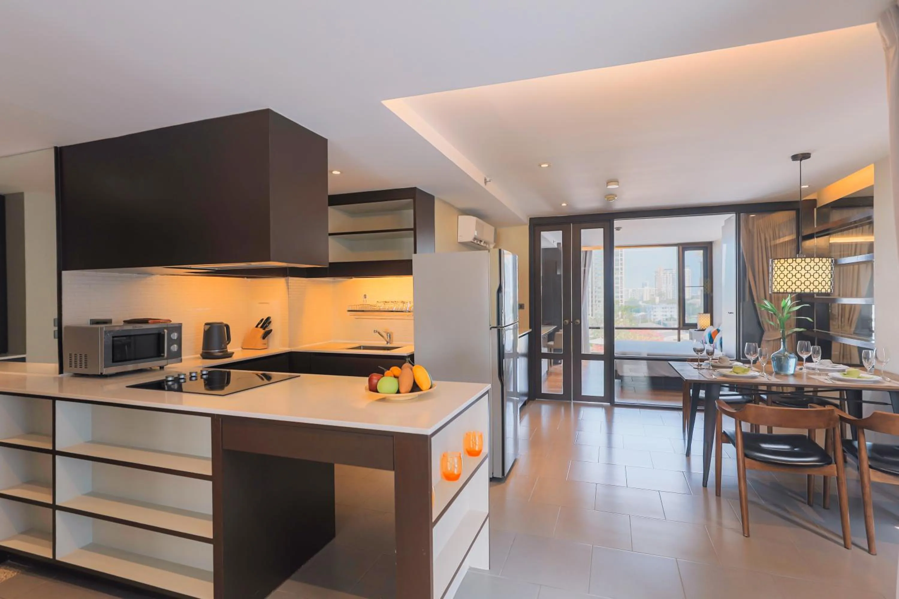 Kitchen or kitchenette in Balcony Courtyard Sriracha Hotel & Serviced Apartments