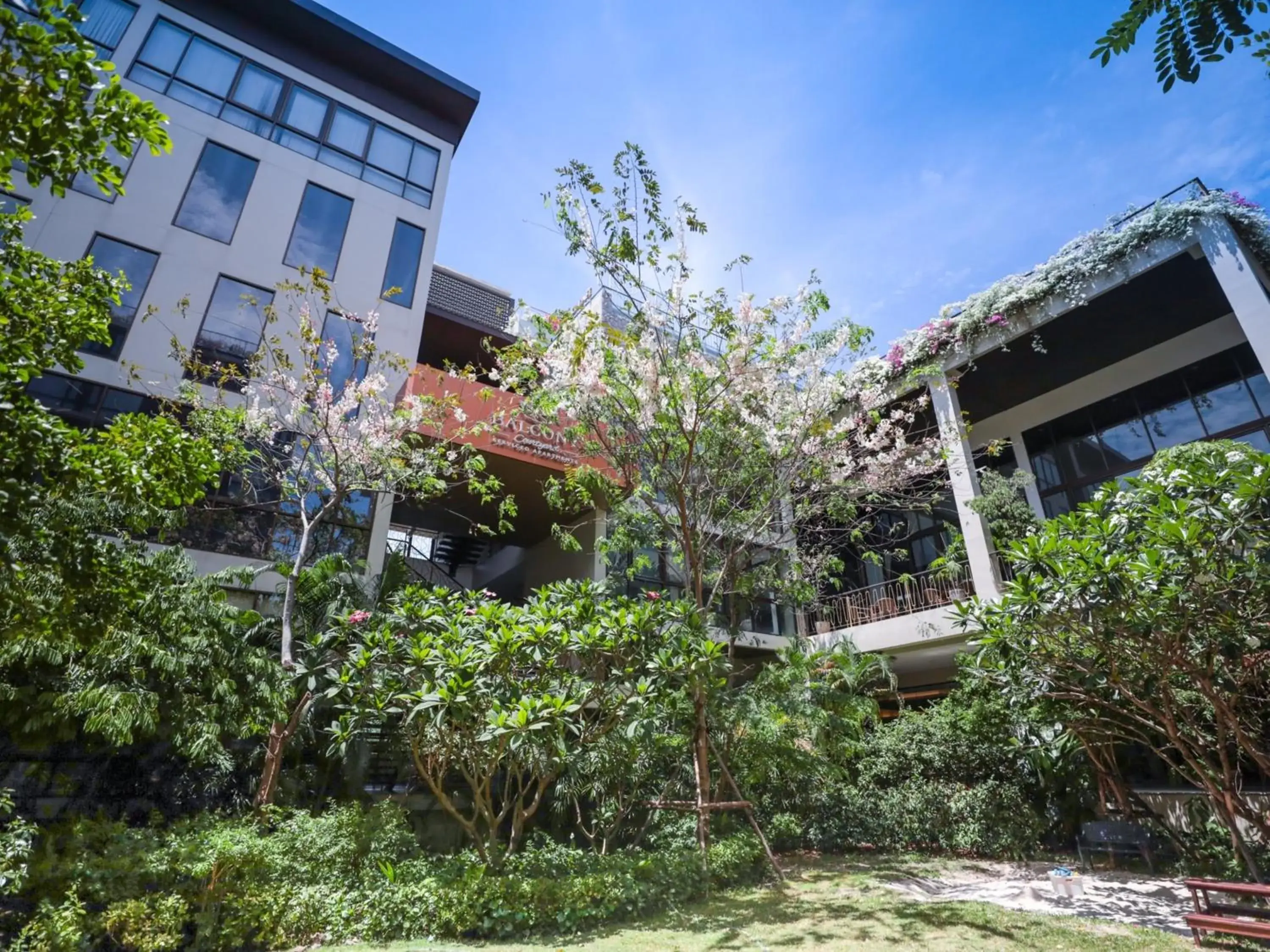 Property building in Balcony Courtyard Sriracha Hotel & Serviced Apartments Property building in Balcony Courtyard Sriracha Hotel & Serviced Apartments