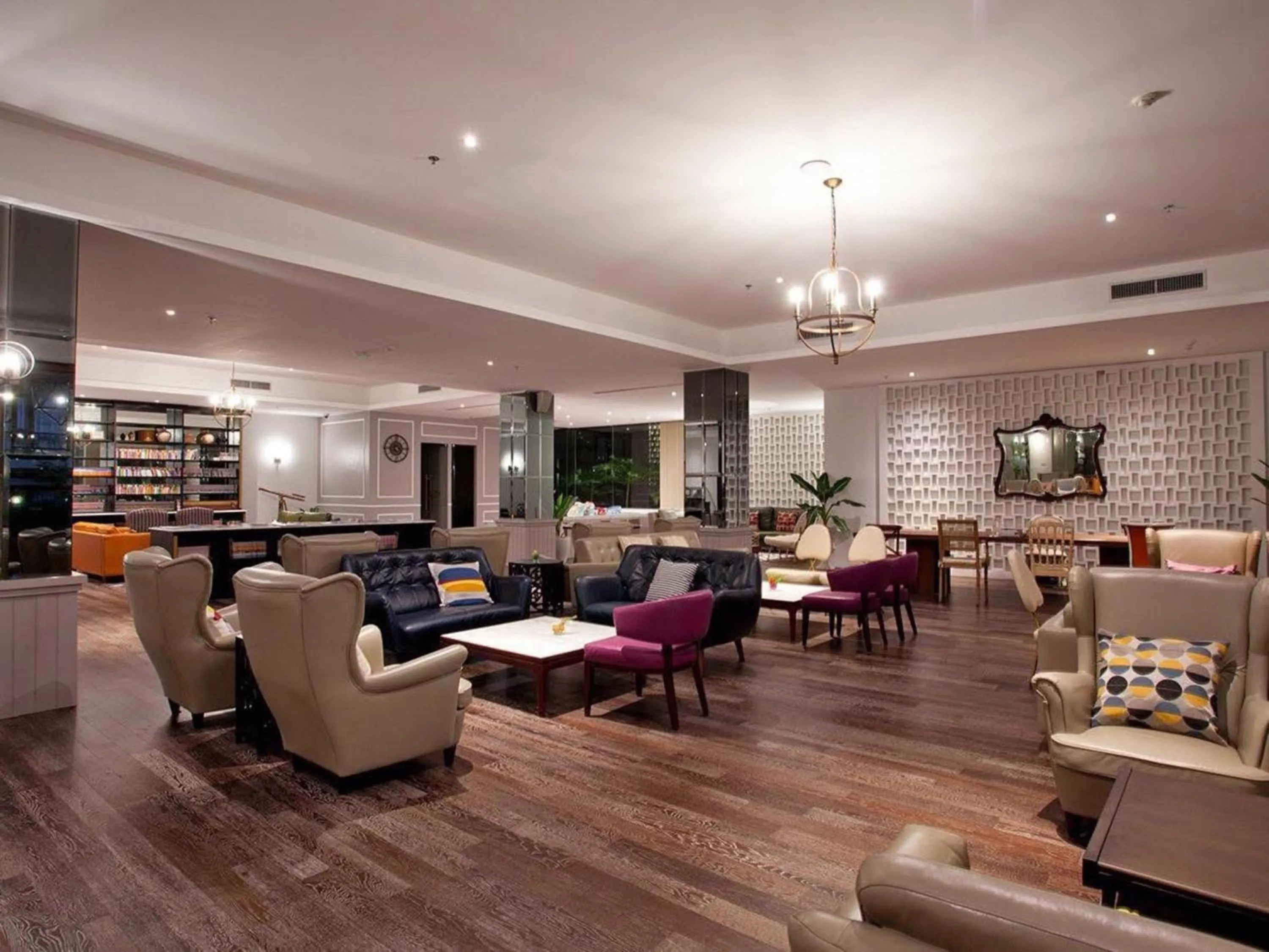 Lounge or bar in Balcony Courtyard Sriracha Hotel & Serviced Apartments