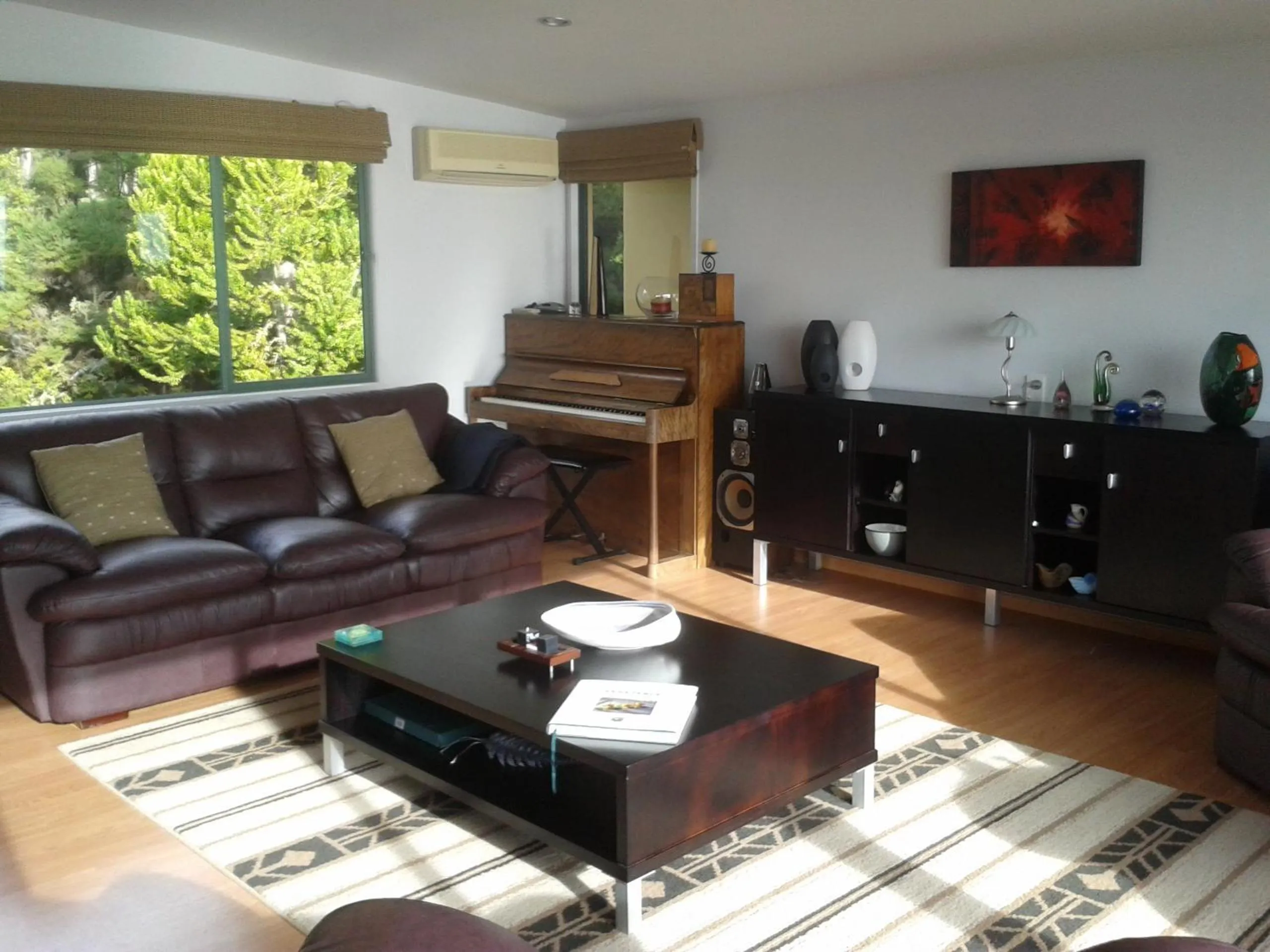 Communal lounge/ TV room in Allegra House