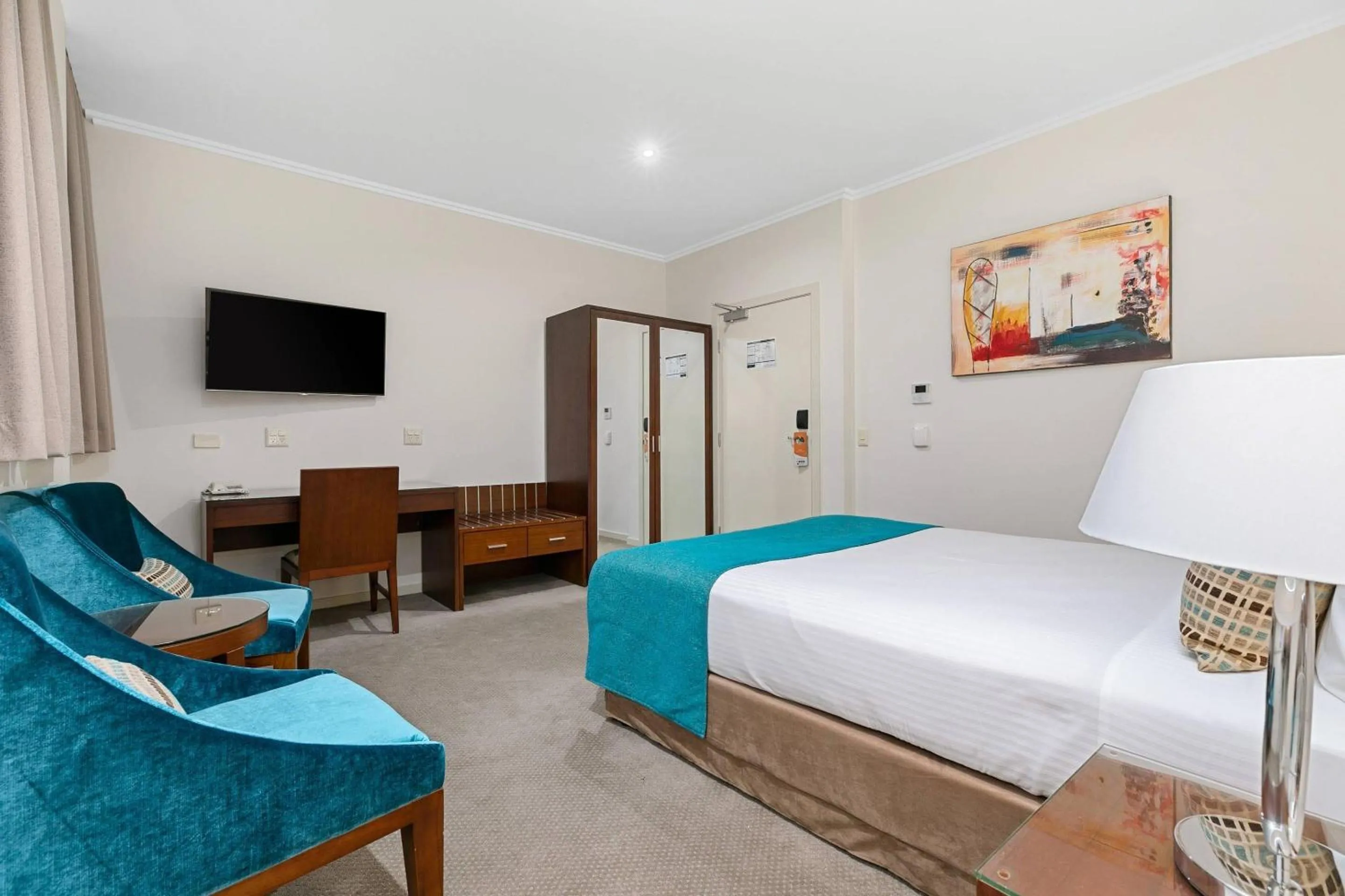 Bedroom, Bed in Quality Hotel Regent Rockhampton