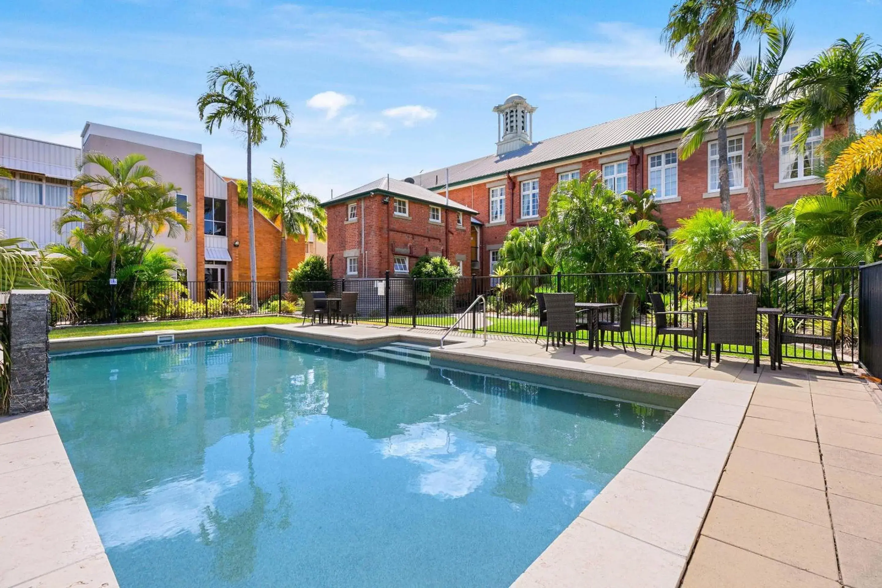 Swimming pool in Quality Hotel Regent Rockhampton Swimming pool in Quality Hotel Regent Rockhampton