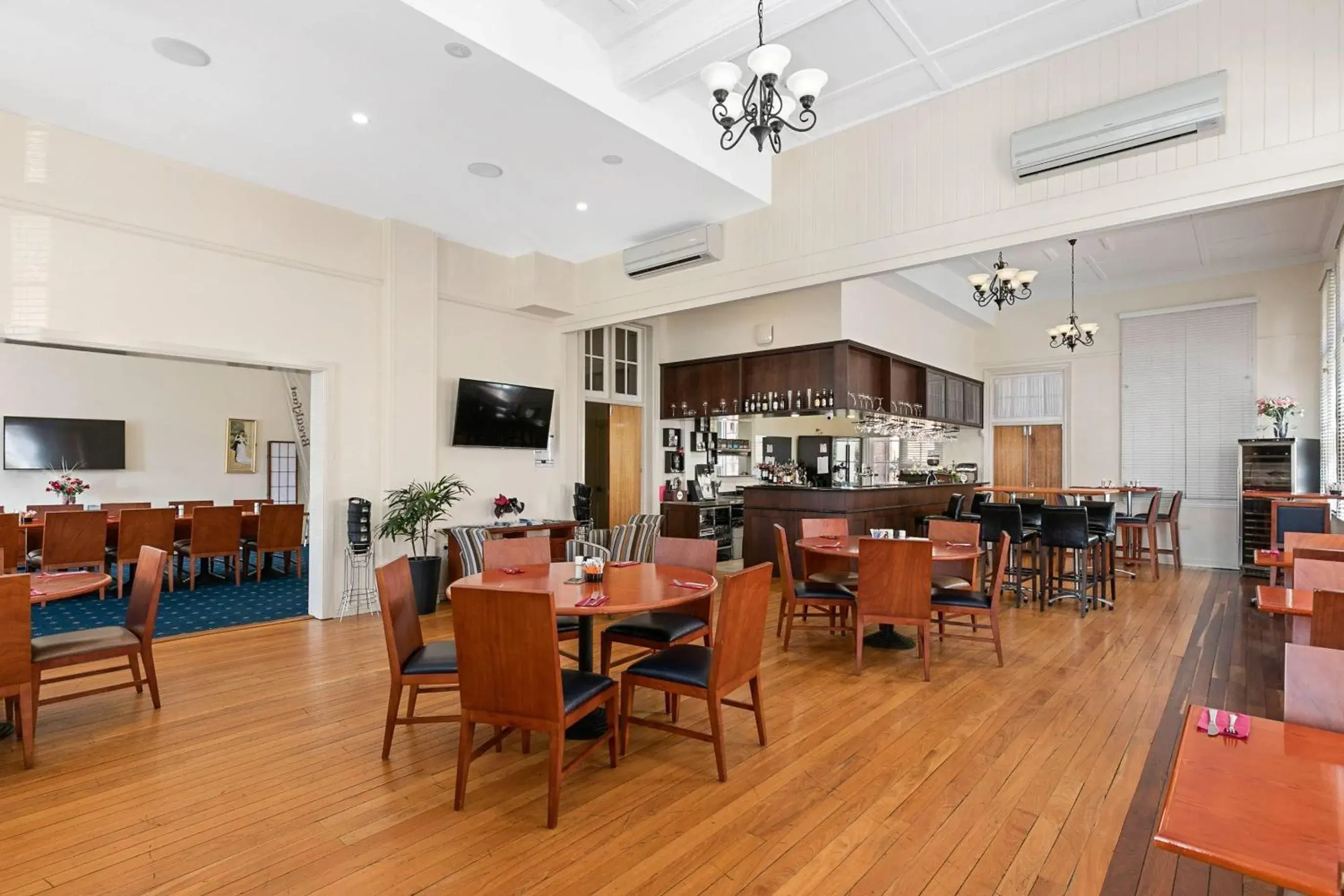 Restaurant/places to eat in Quality Hotel Regent Rockhampton Restaurant/places to eat in Quality Hotel Regent Rockhampton
